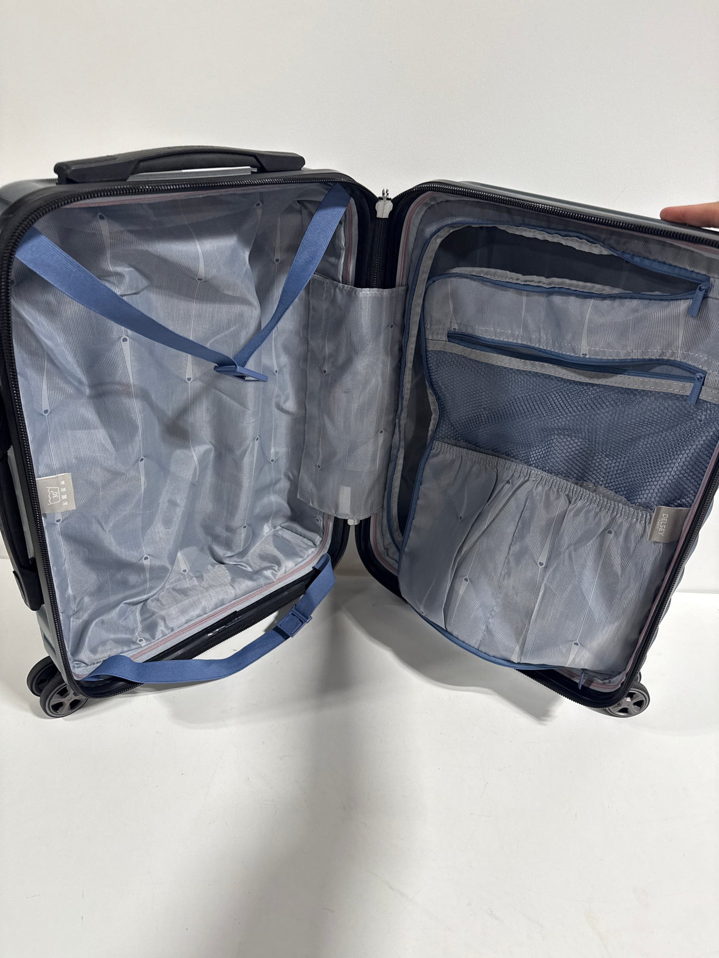 Used Delsey Paris Accelerate 2-piece Hardside Spinner Luggage Set