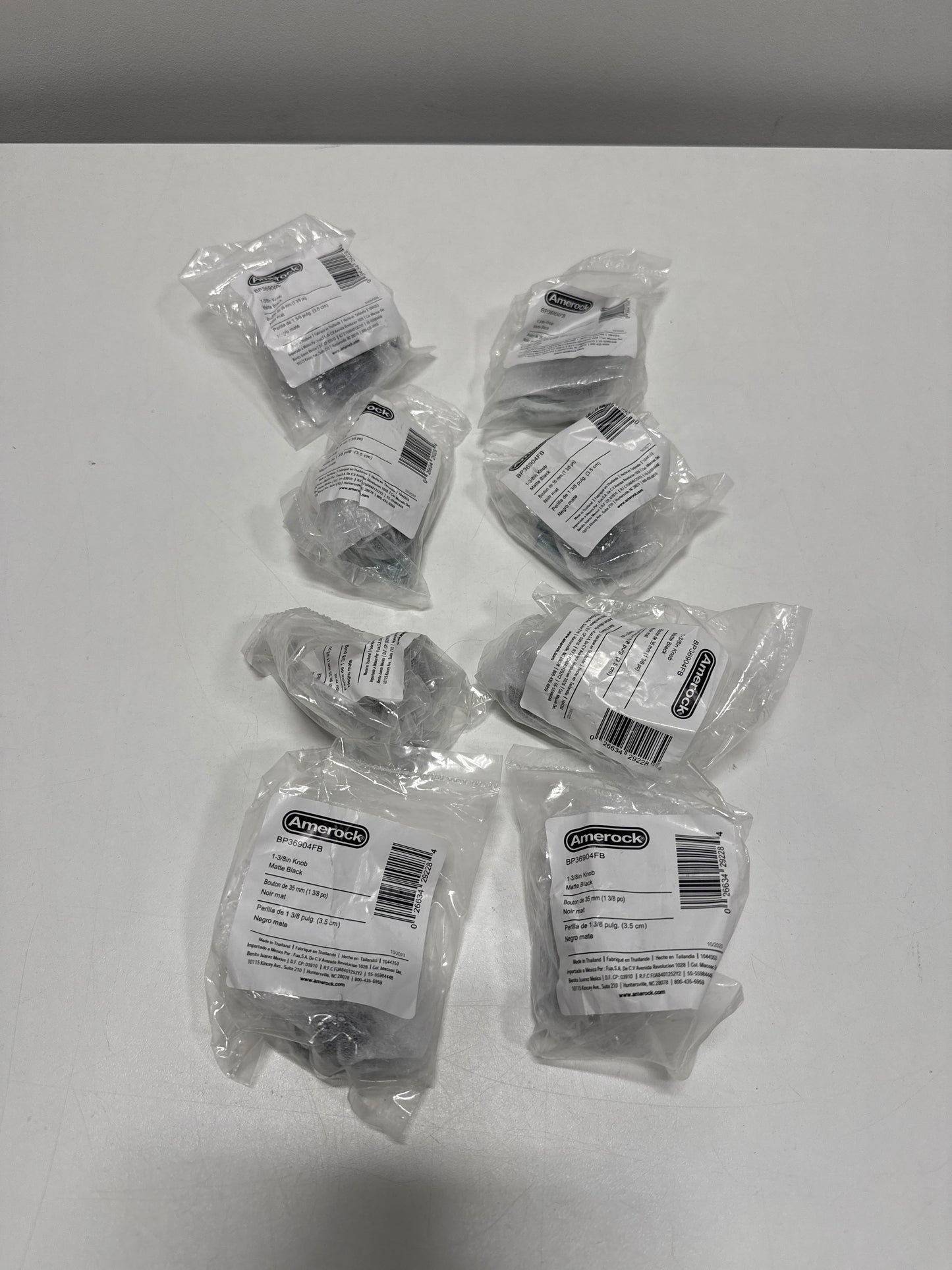 8 x Versa 1-3/8 in. (35mm) Modern Matte Black Round Cabinet Knob