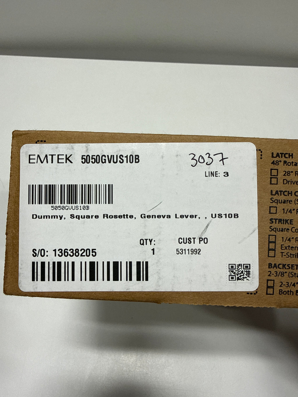 EMTEK Square Rosette Dummy, Pair with Matching Finish Geneva Lever - 5050GVUS10B - Oil Rubbed Bronze (US10B)