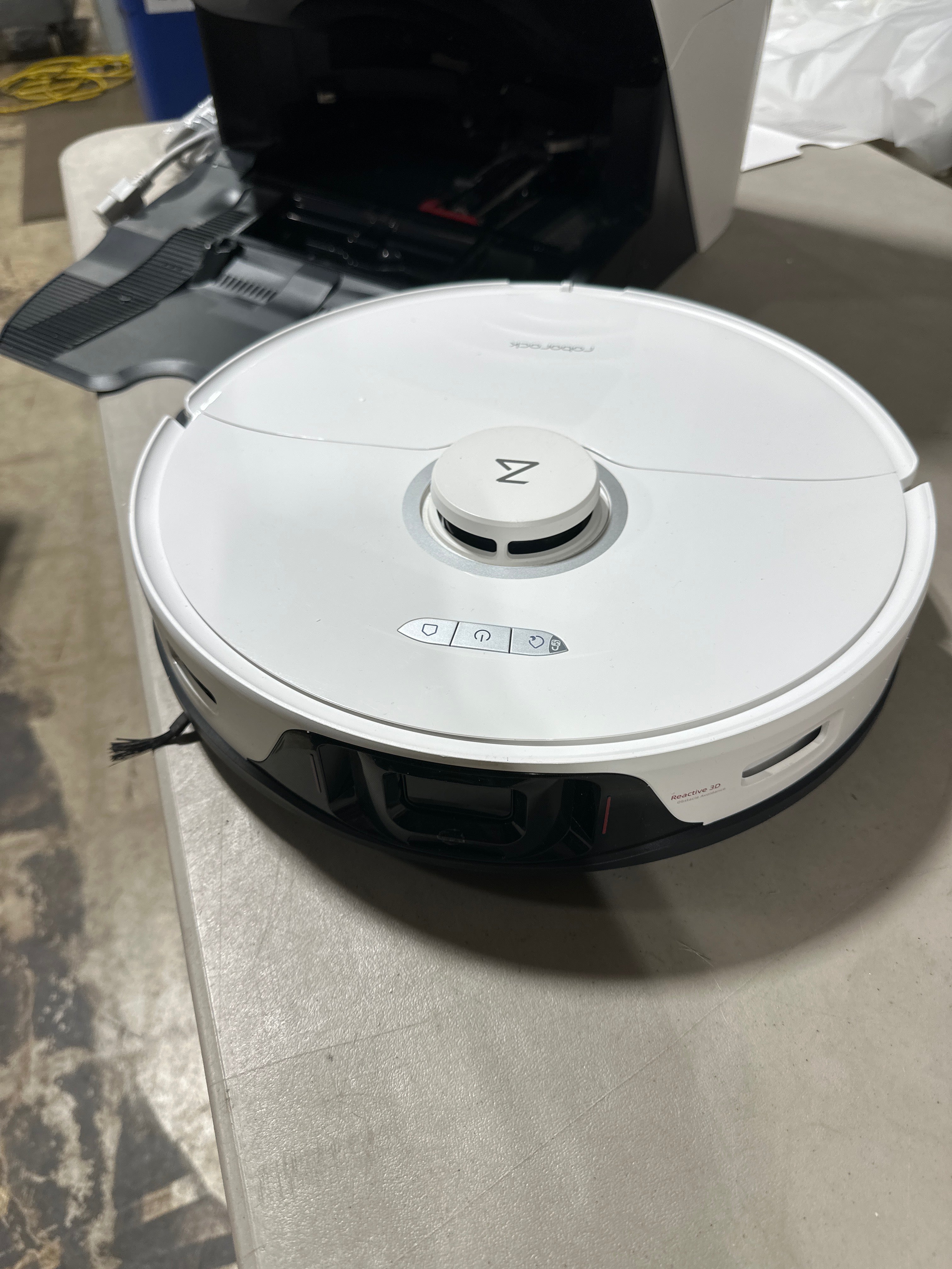 Used Roborock S8 Pro Ultra Robot Vacuum with RockDock Ultra - White - *Vacuums & Carpet Cleaners