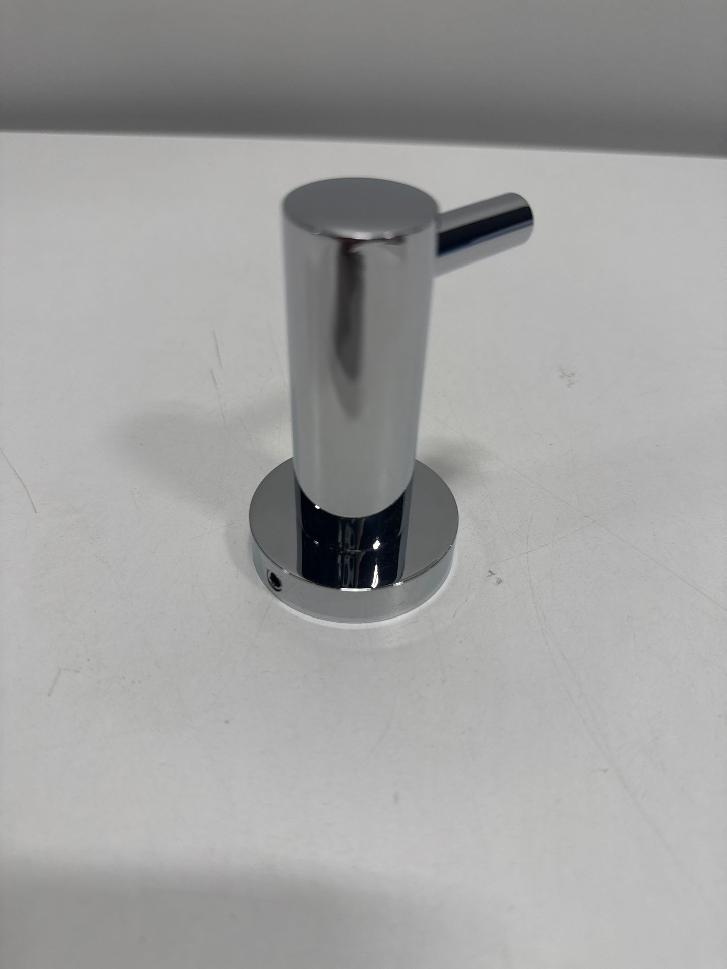 Scratch Signature Hardware 916739 Ceeley Single Robe Hook Chrome