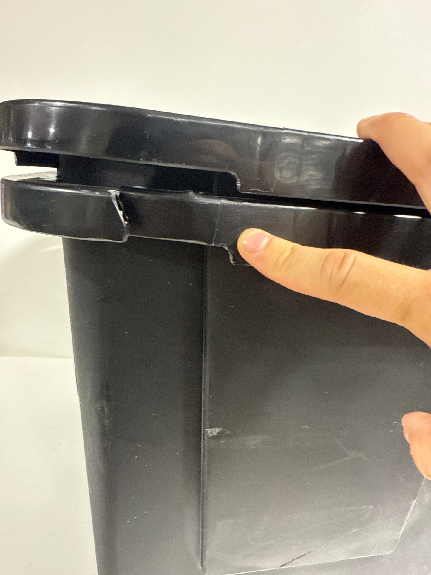 2 Used Greenmade 27 Gallon Utility Totes -1 Cracked Lid