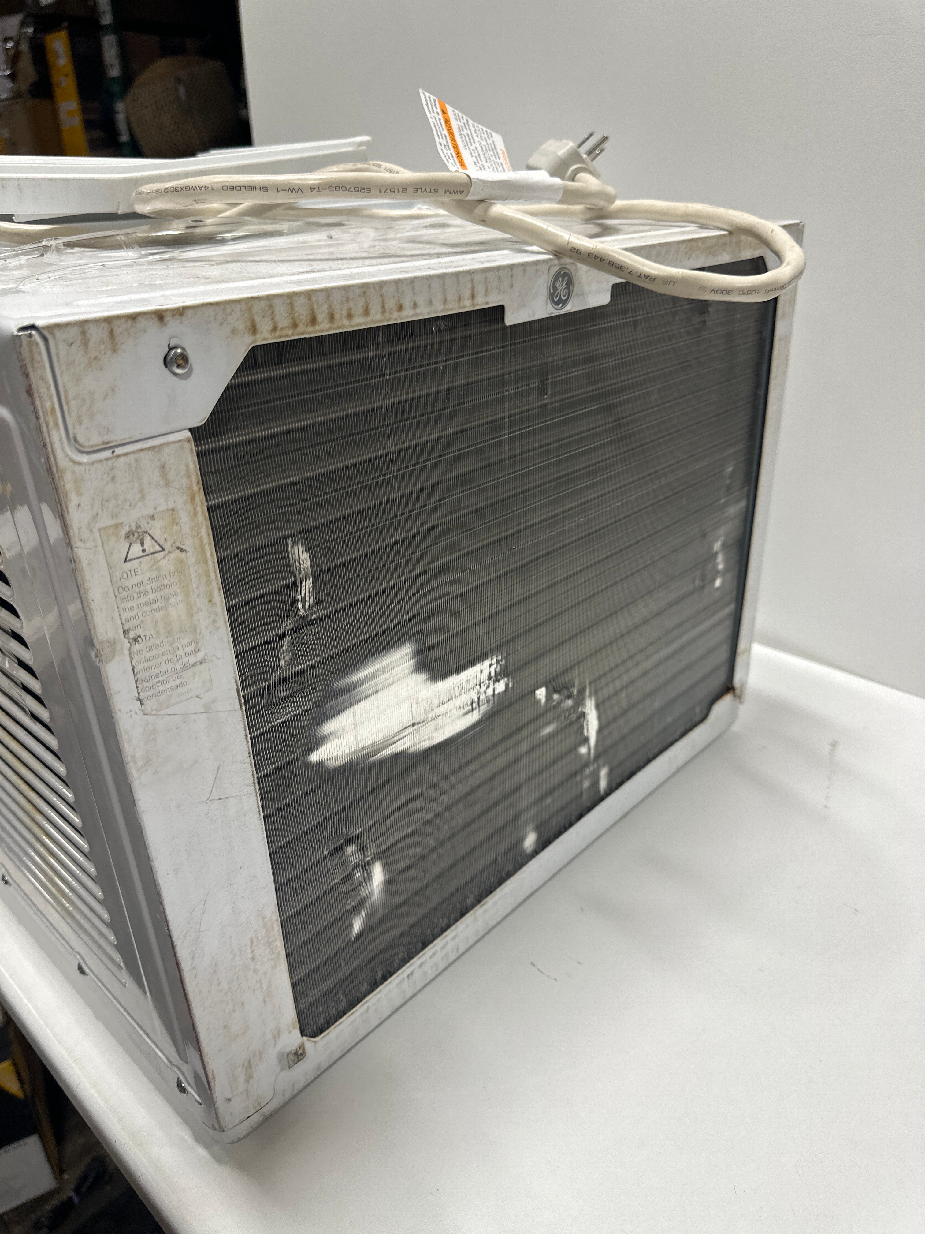 Used GE - 450 Sq. Ft. 10100 BTU Smart Window Air Conditioner - White