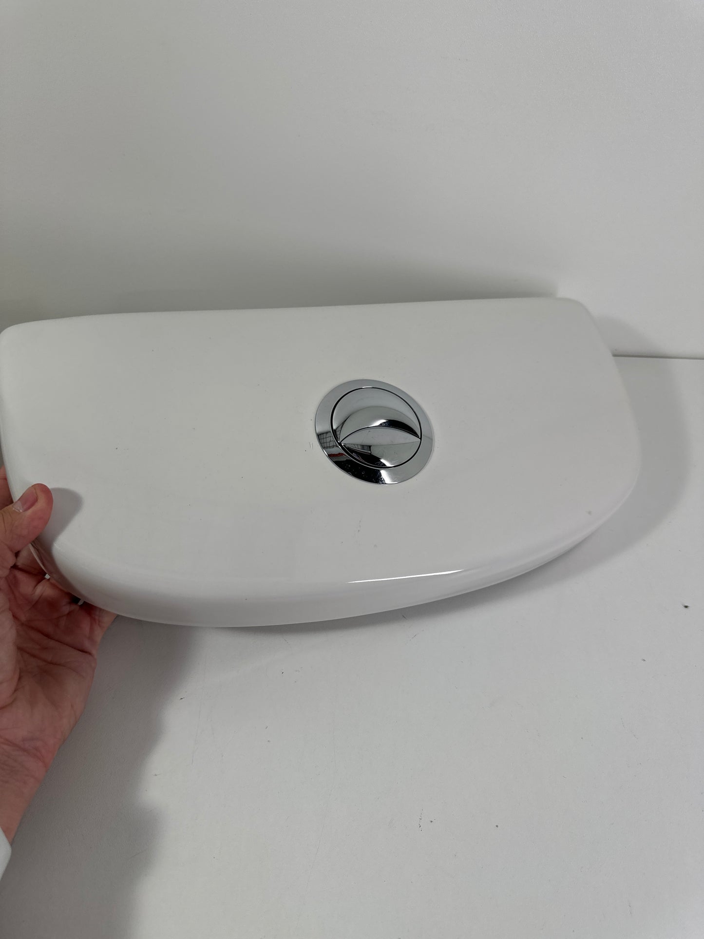 WATER RIDGE C52022643-GBG1 WHITE TANK LID with Flush  Button -  C22148C