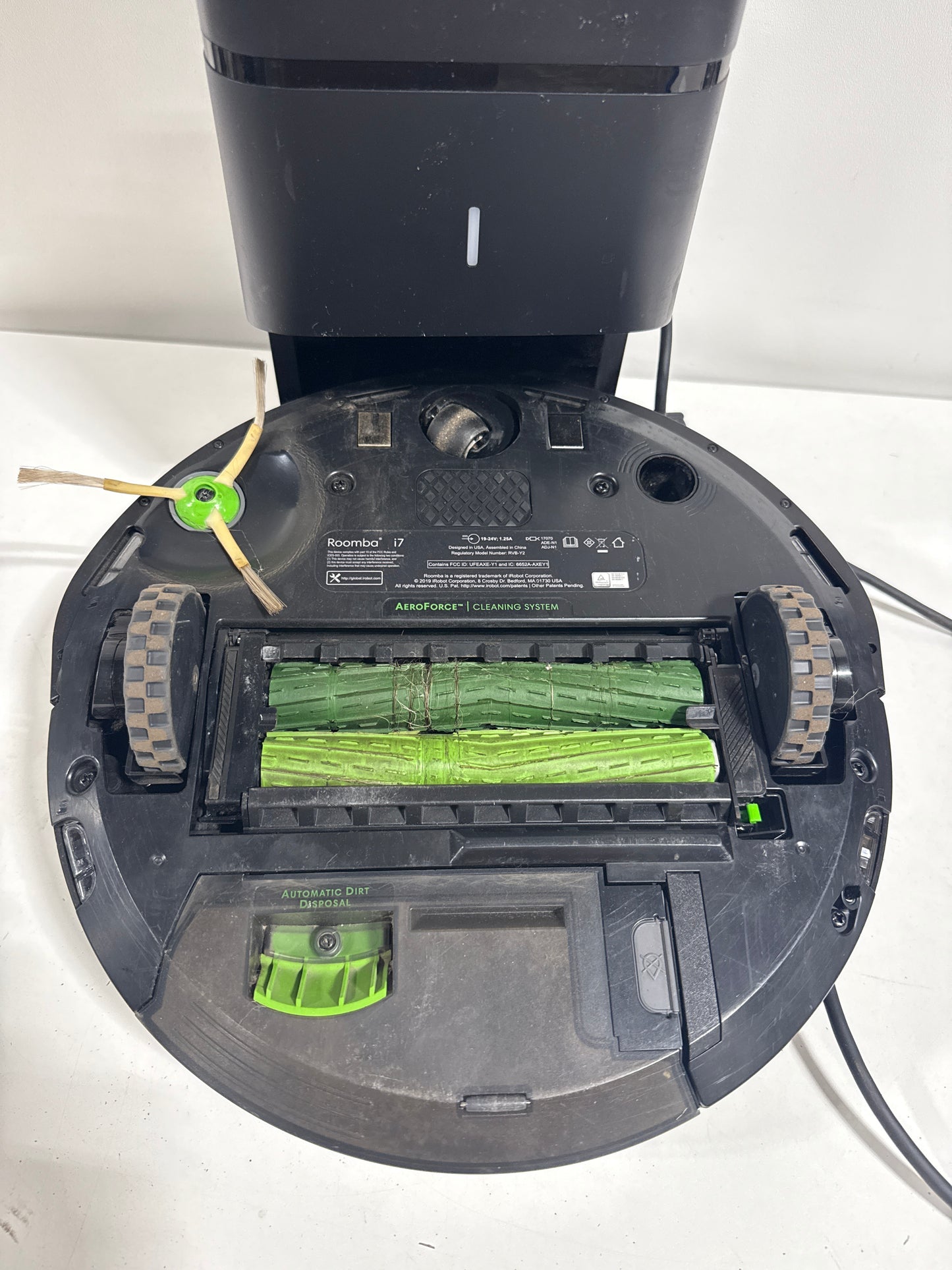 Used Robot Roomba I7+ Wi-Fi Connected Robot Vacuum with Automatic Dirt Disposal (7550)