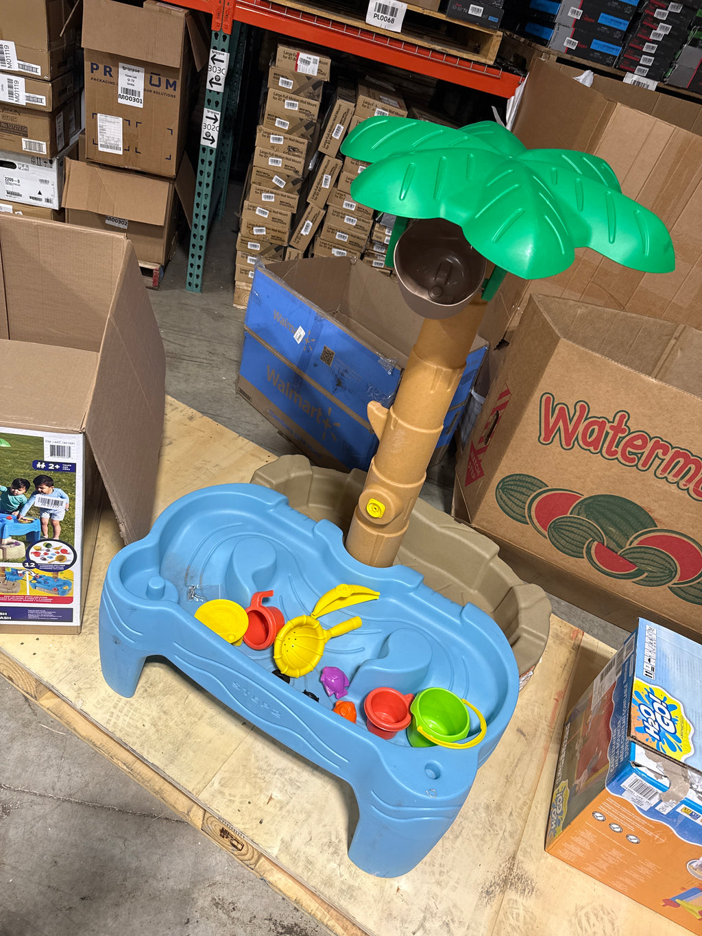 Used Step2 Tropical Splash Water Park Auto Filling and Spilling Coconut Play Set
