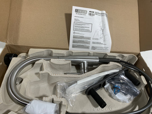 Delta Essa: Single Handle Pull-Down Kitchen Faucet