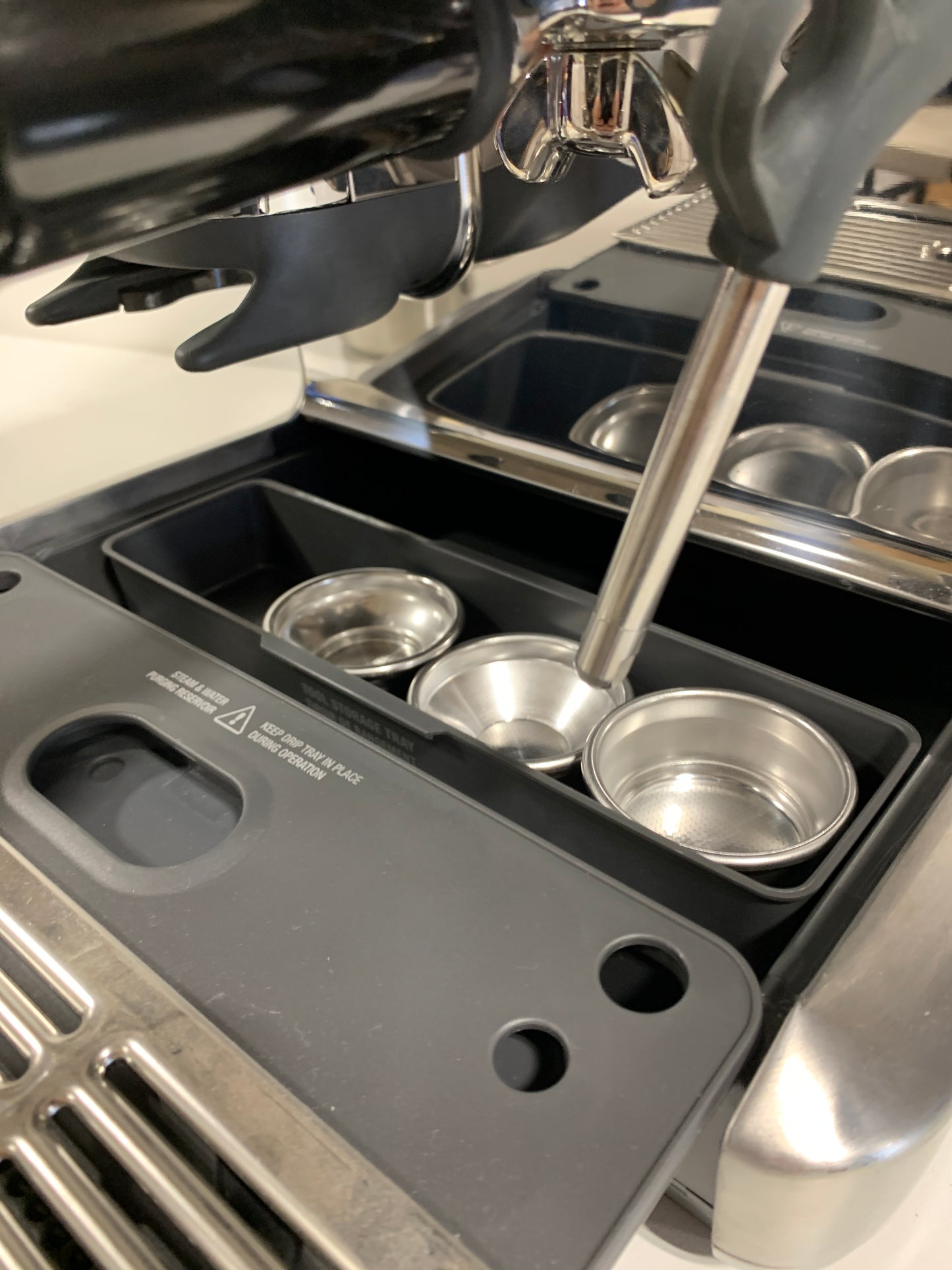 Scratch  & Dent  Breville - the Barista Express Impress Espresso Machine