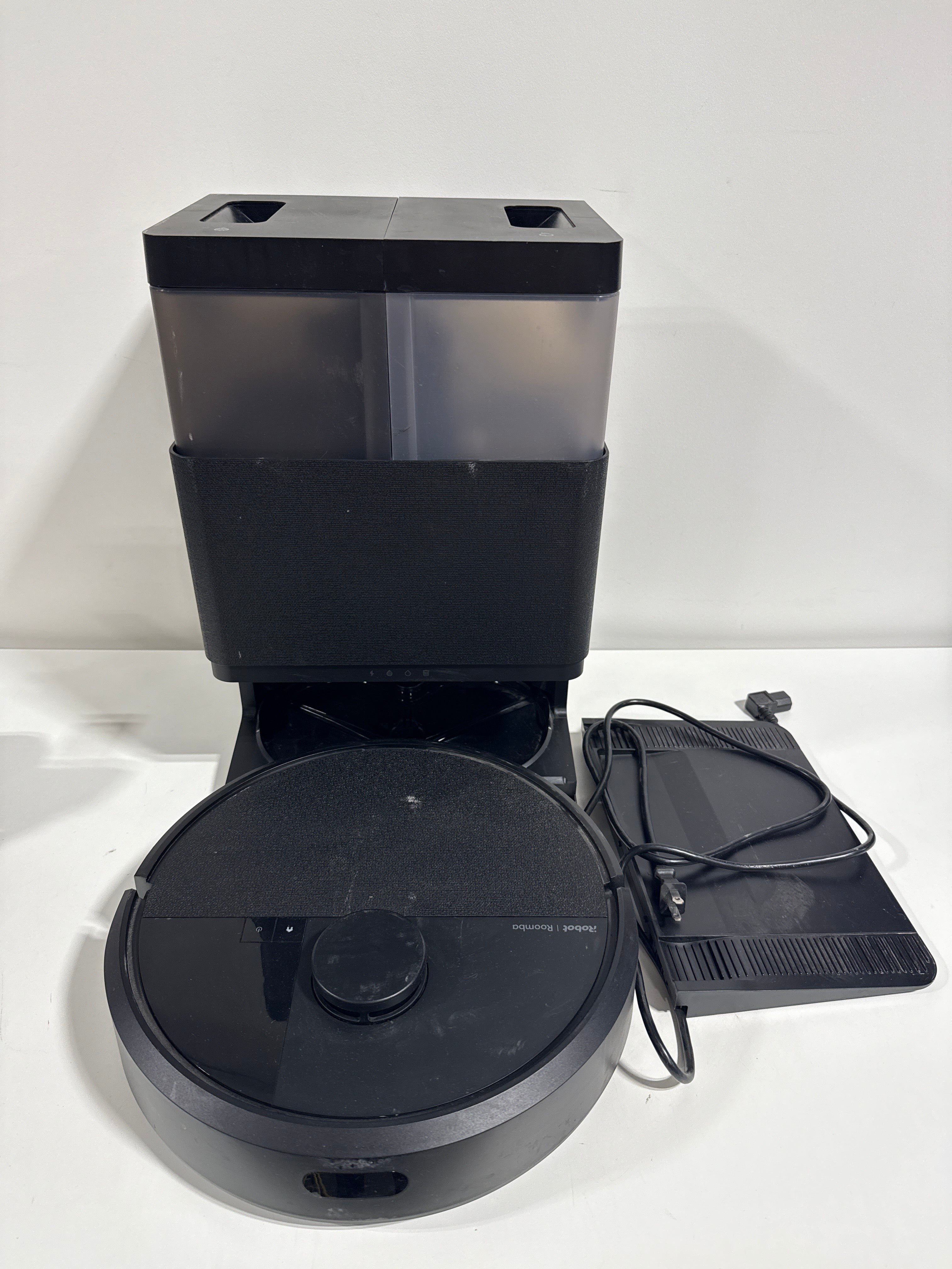 Used Robot - Roomba 405 (G185) Combo Vacuum & Mop + AutoWash Dock - *Vacuums & Carpet Cleaners