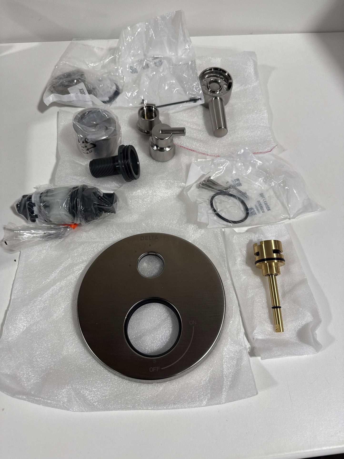 Delta Trinsic:T27859 Contemporary Two Handle Monitor 17 Series Valve Trim