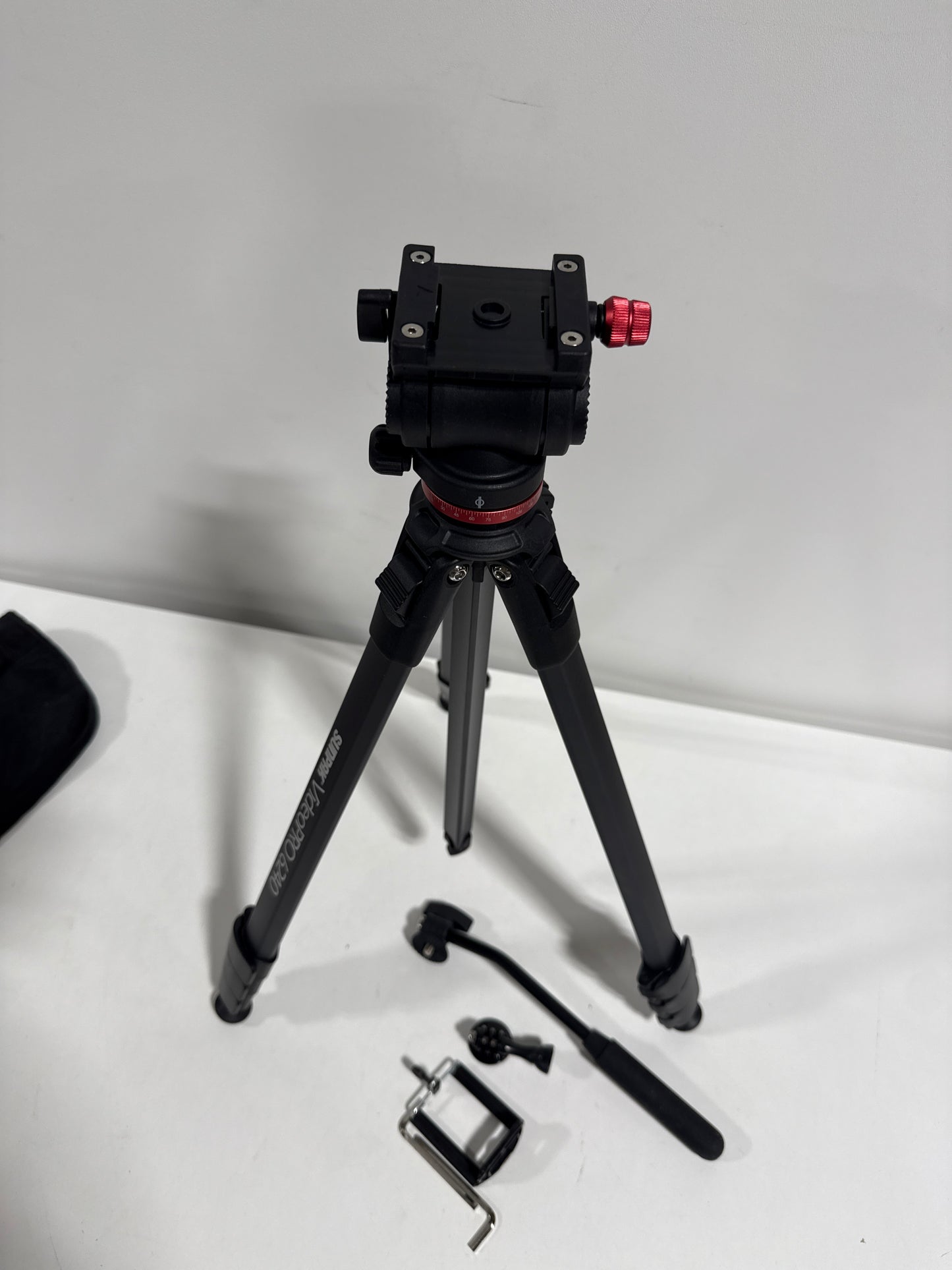 No Camera Mount Sunpak - 6240DLX 62" Tripod