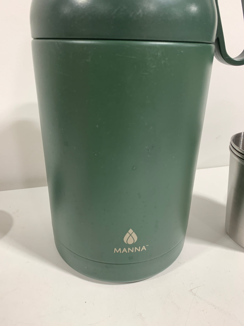 Used Core Home 64oz double walled stainless jug with lid & 4 cups - *Outdoor Recreation