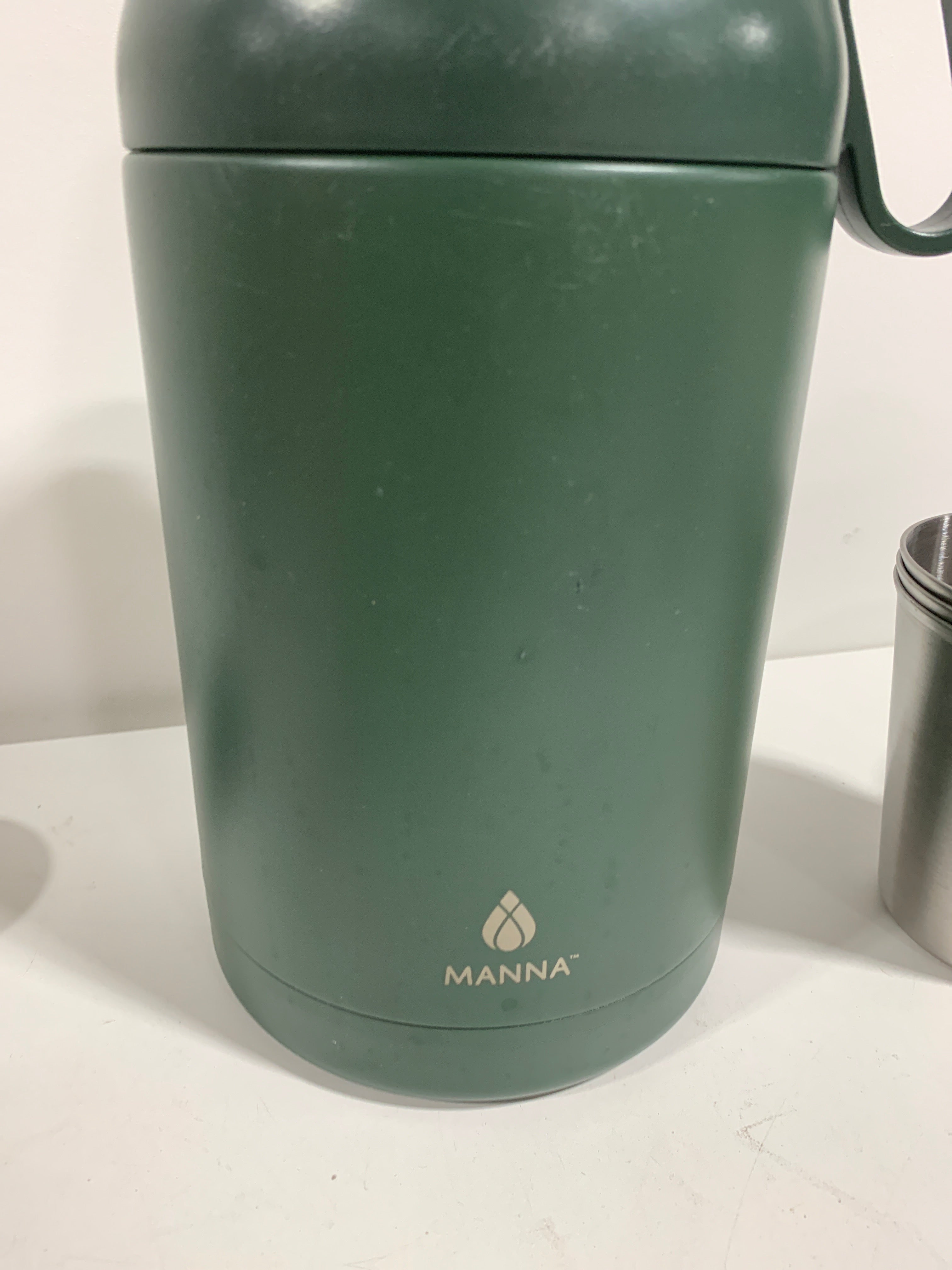 Used Core Home 64oz double walled stainless jug with lid & 4 cups - *Outdoor Recreation