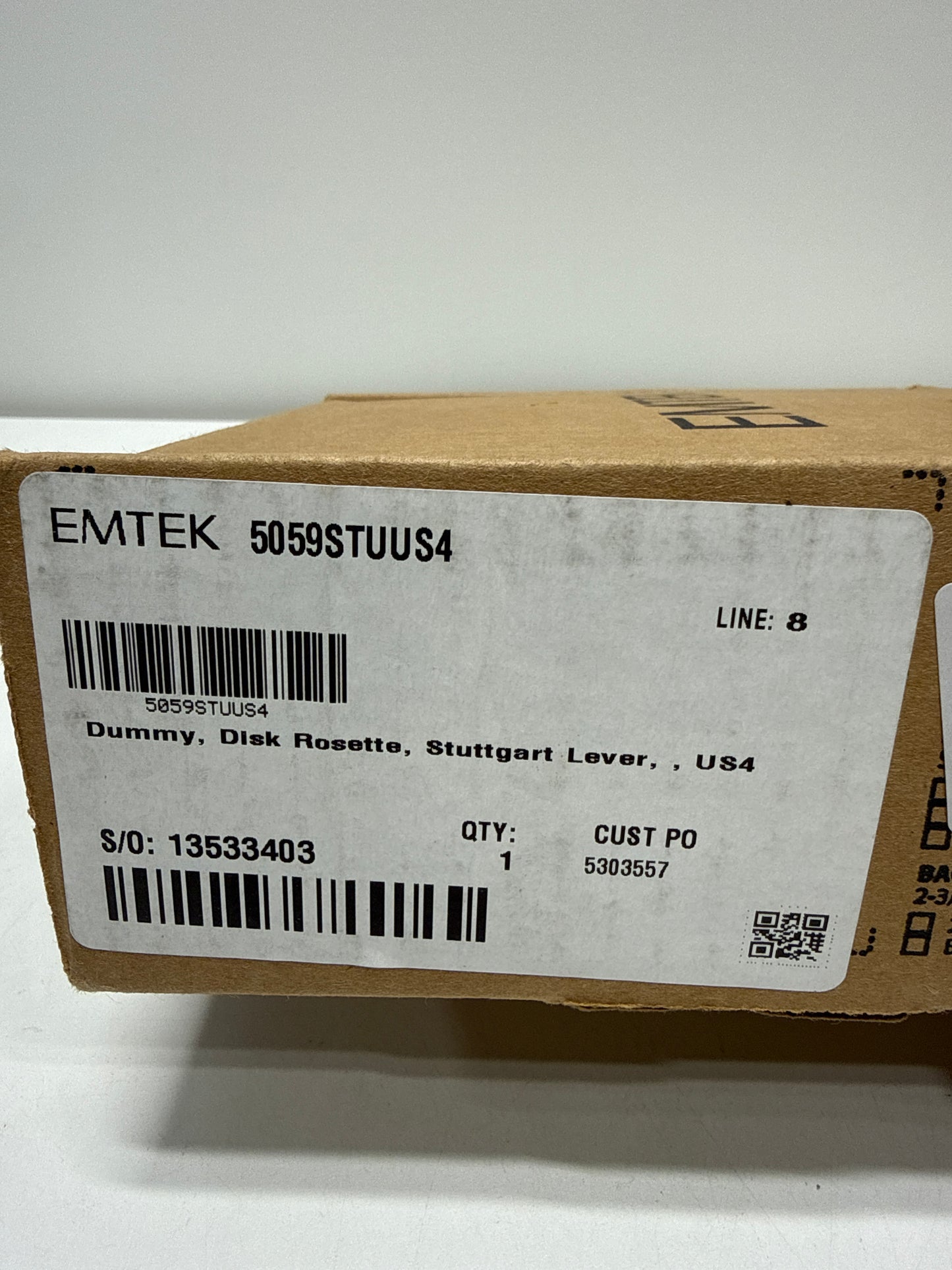 Scratch EMTEK Disk Rosette Dummy, Pair with Matching Finish Stuttgart Lever 5059STUUS4 - Satin Brass (US4)