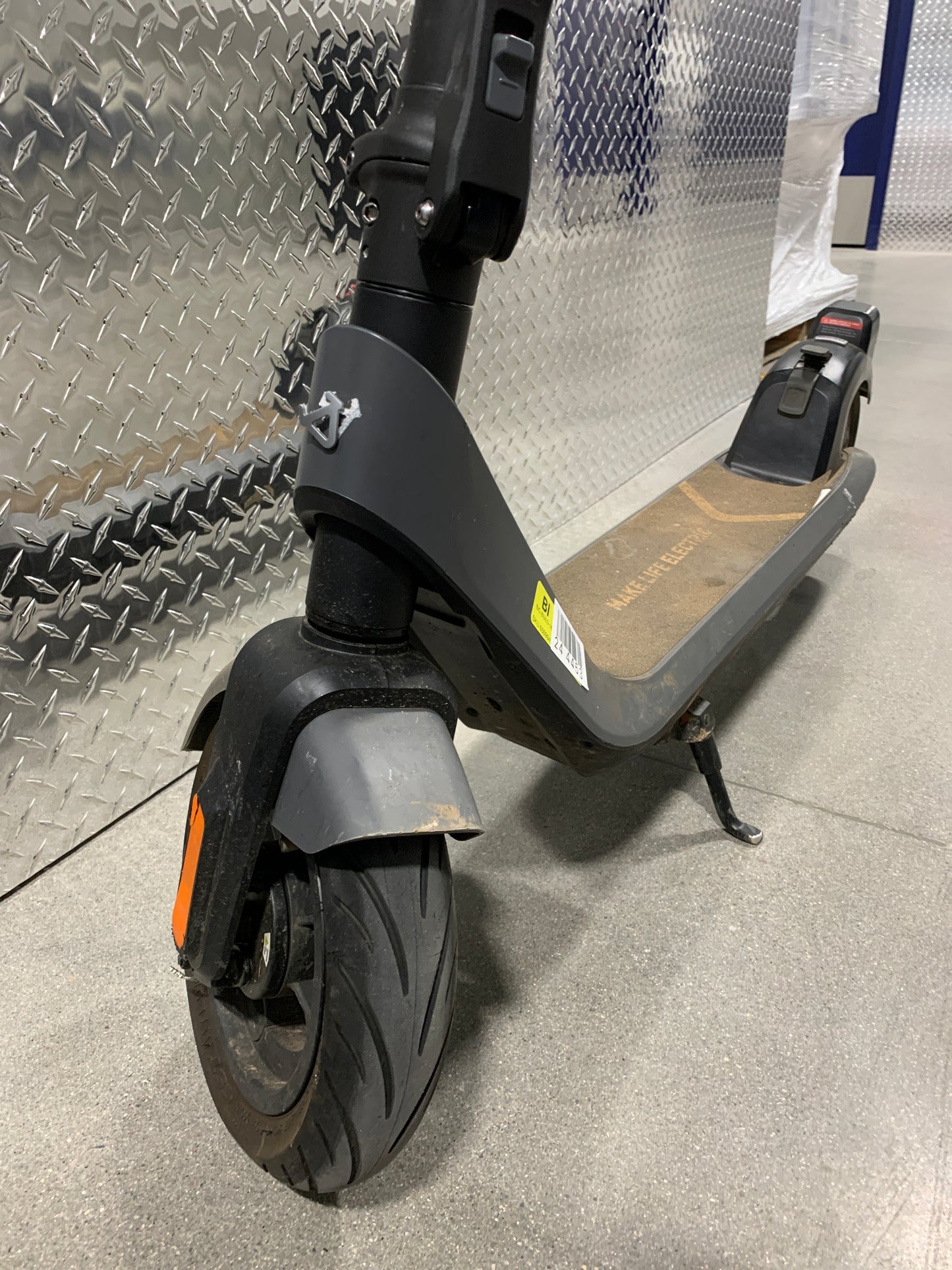 Used NIU Kick Electric Scooter Adult KQi2 Pro Foldable 25 Mile Range 17mph Gray