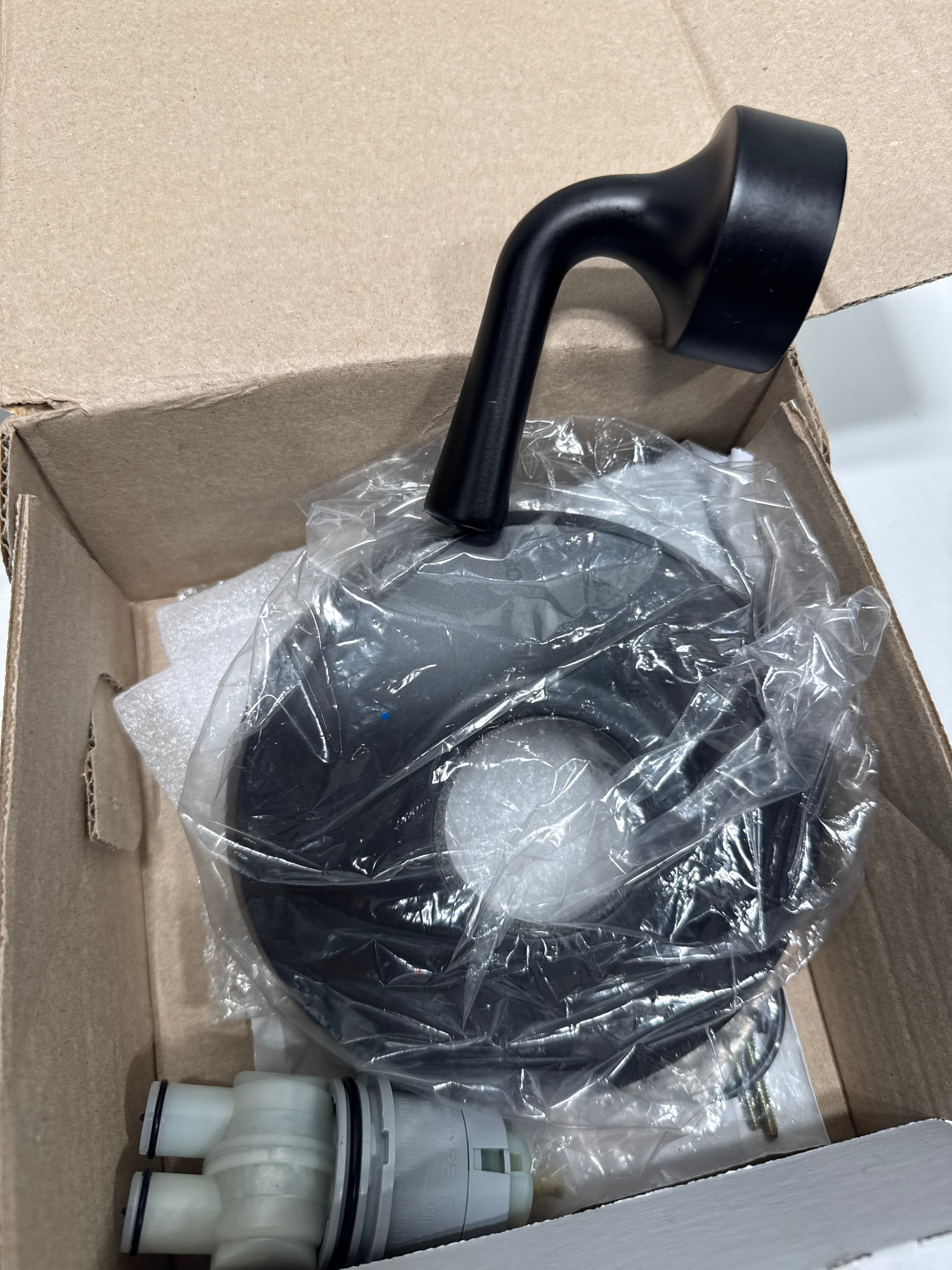 Scratch Delta T14033 Kayra Monitor 14 Series Single Function Pressure Balanced Trim Only - Less Rough-in Valve Matte Black
