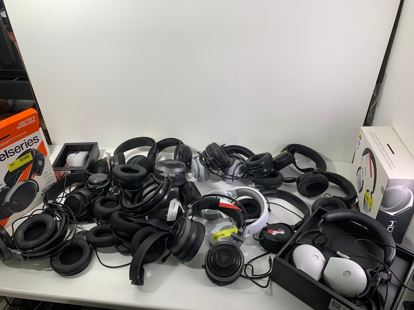 Lot of 16 For Parts Gaming Headsets and Mice, Alienware, Razer, SteelSeries and more