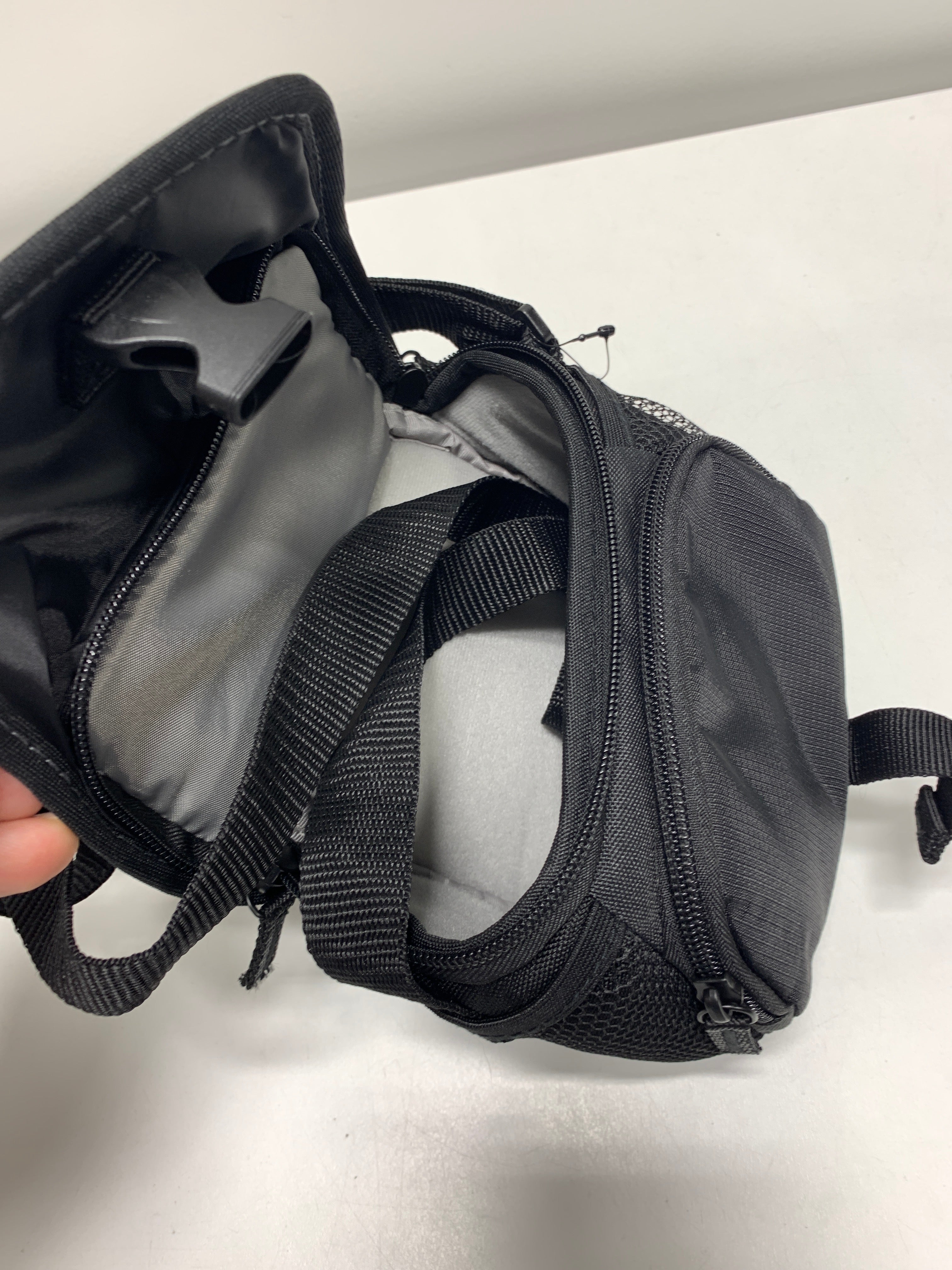 Sony - LCS U11 Soft Camera Case - Black