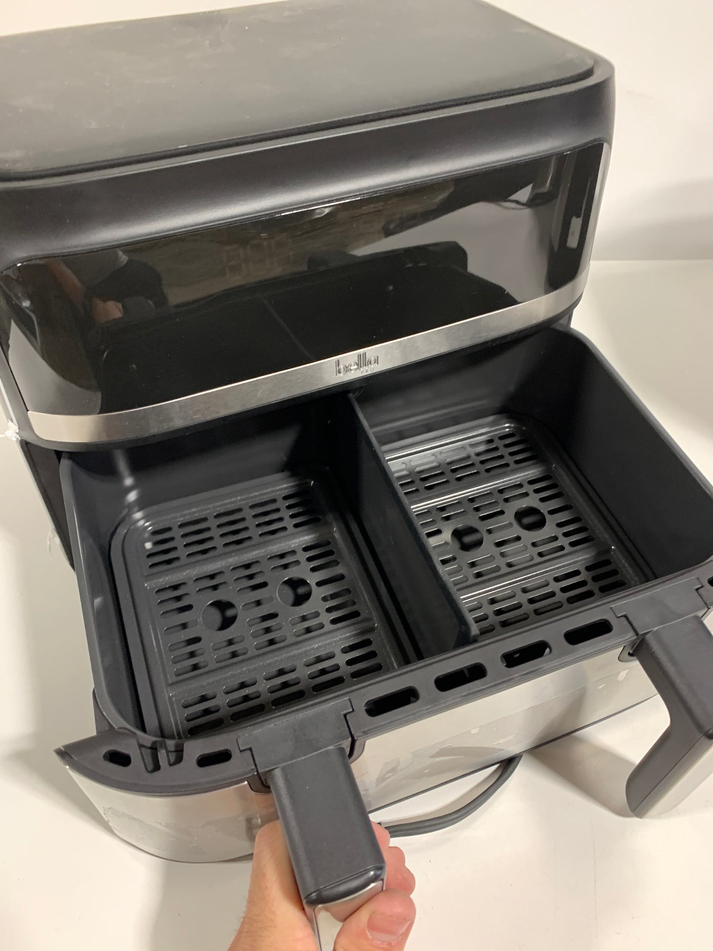 Scratch & Dent Bella PRO - 4-qt. TriZone Touchscreen Air Fryer with Dual Flex Basket