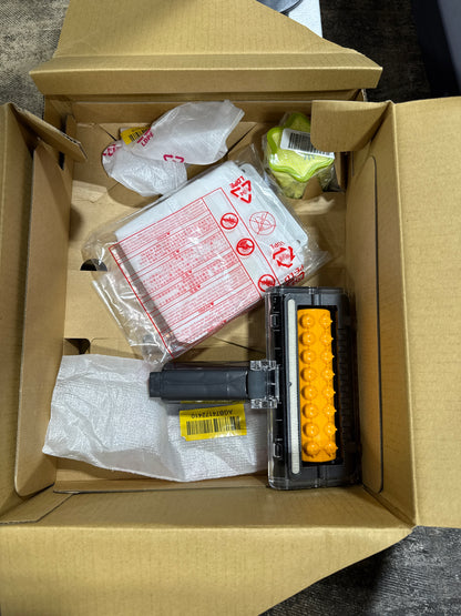 Used LG - CordZero All-in-One Cordless Stick Vacuum with Dual Floor Max Nozzle - Essence White