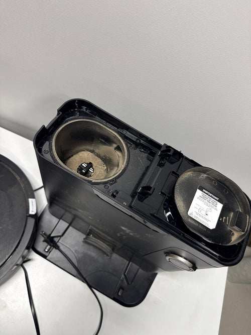 Used Shark PowerDetect Robot Vacuum Self-Emptying 60-Day Base Pet Friendly HEPA Filtration RV2820AE