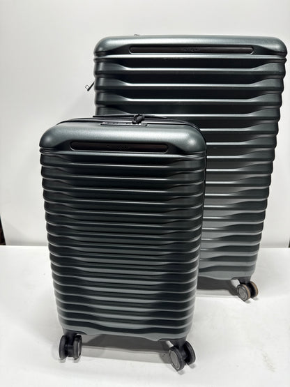 Used Samsonite Element XLT 2.0 Luggage Set 2 Piece Forest Green