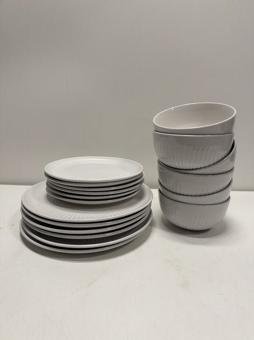 over&back 18-piece Porcelain Dinnerware Set Service for 6