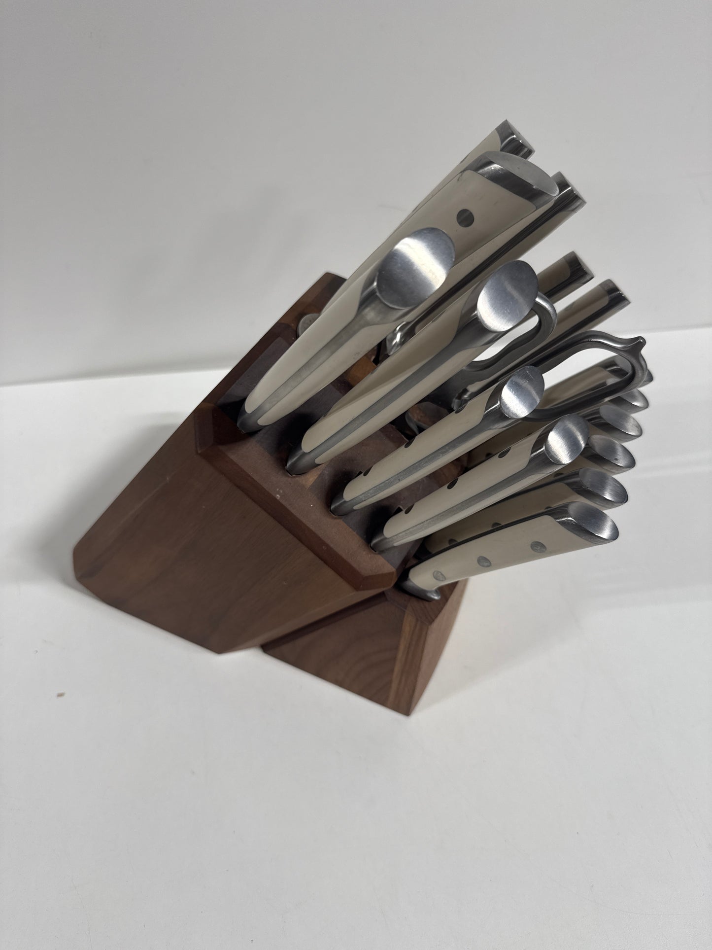 Used Cangshan S1 Series 17-piece Forged German Steel Knife