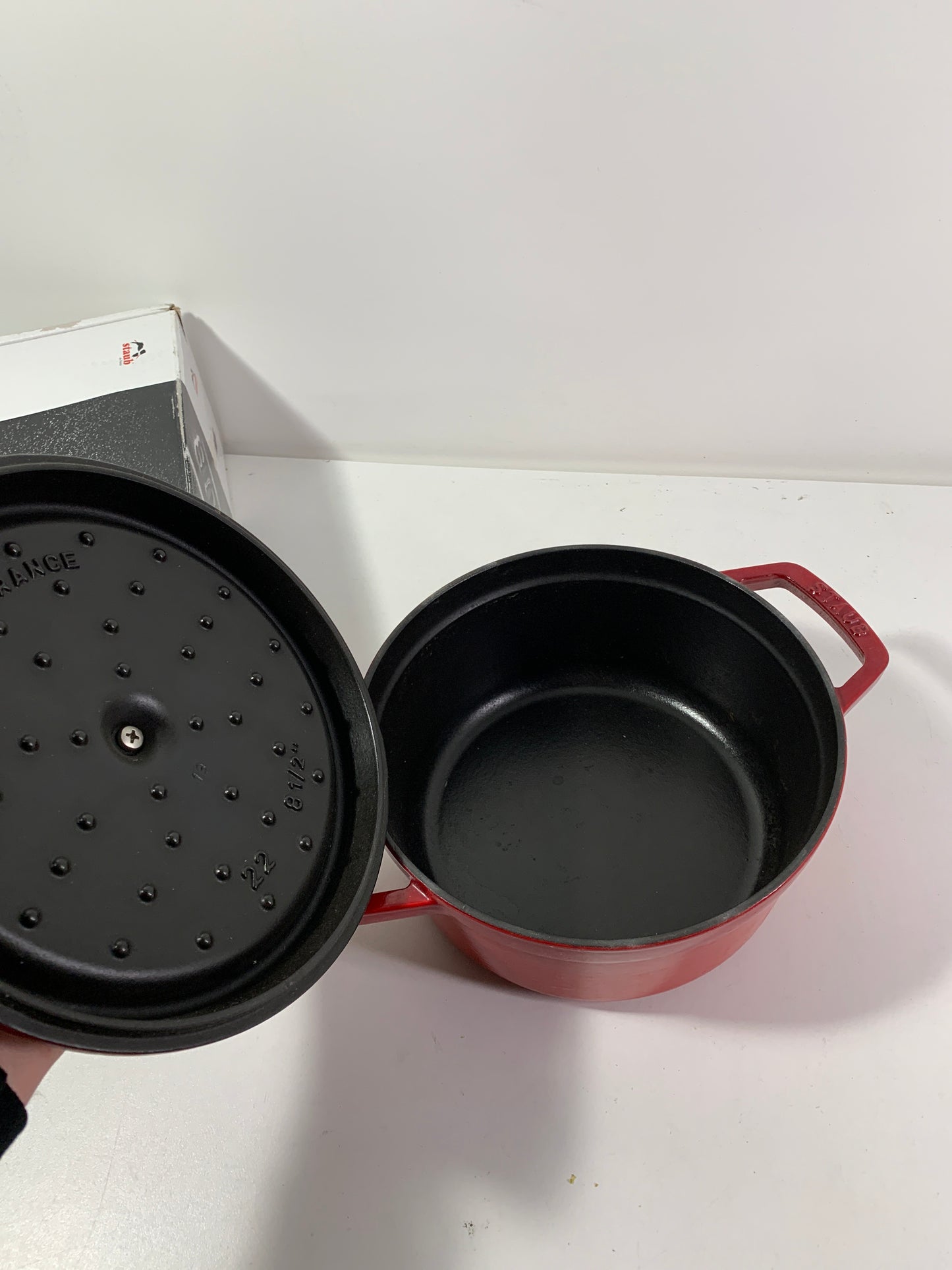 Staub Round Dutch Oven 2.75 qt.