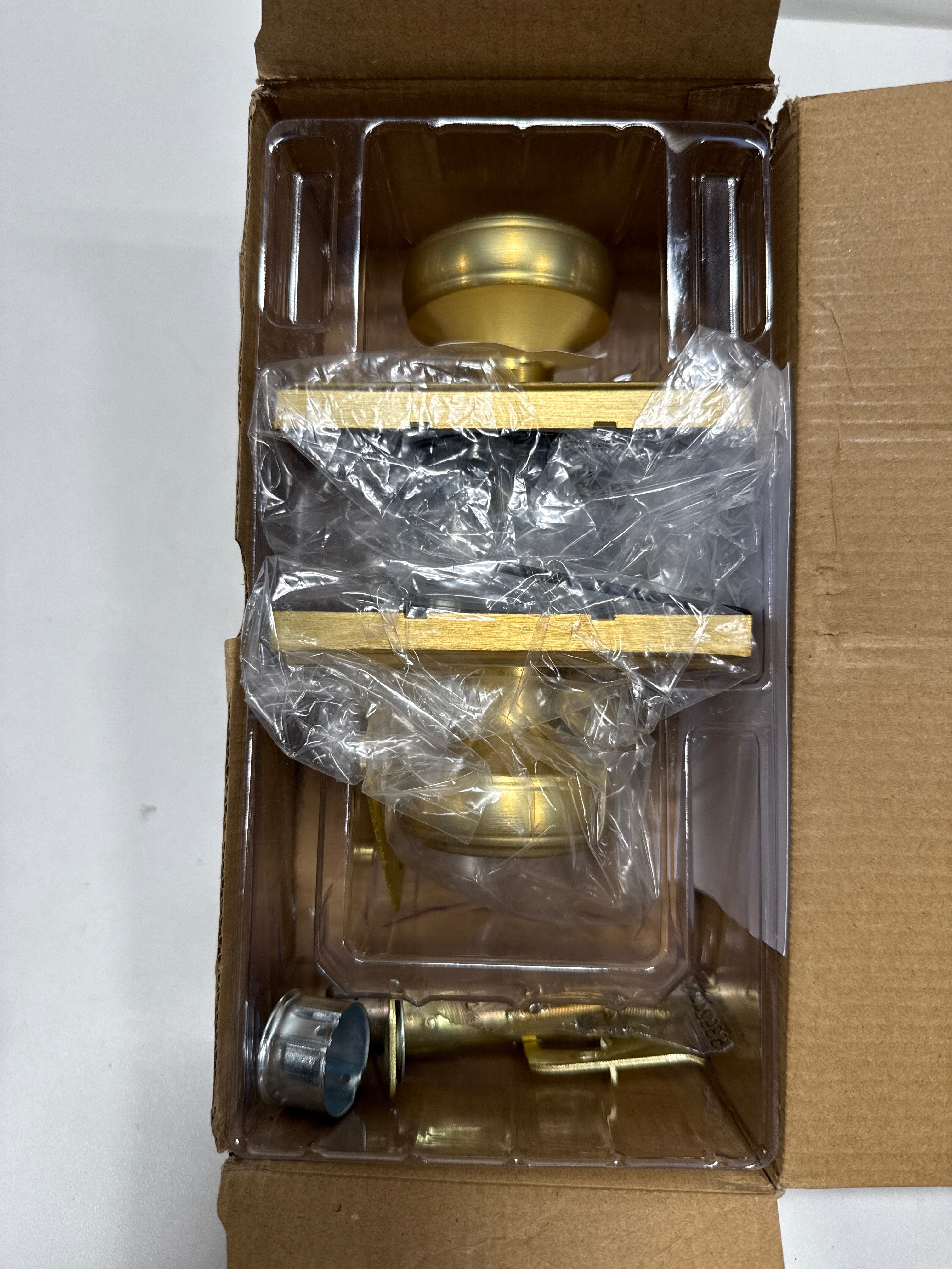 Kwikset 720SOKTRCT Sora Passage Door Knob Set with Rectangle Rose Satin Brass