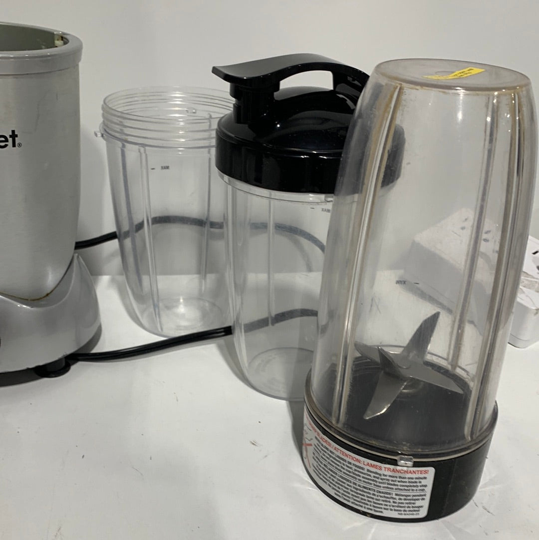 Used NutriBullet pc Single Serve Blender Includes Travel Cup