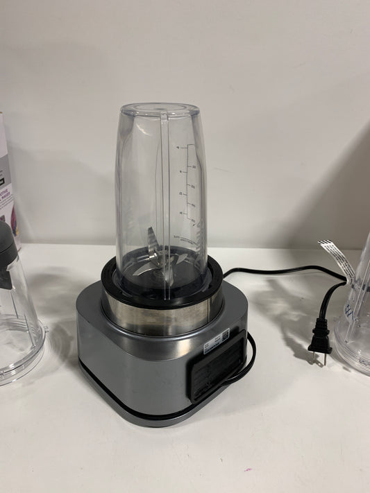 Used NINJA Foodi 24 Oz. 4-Speed Auto-iQ Stainless Steel Smoothie Bowl Maker and Nutrient Extractor Blender