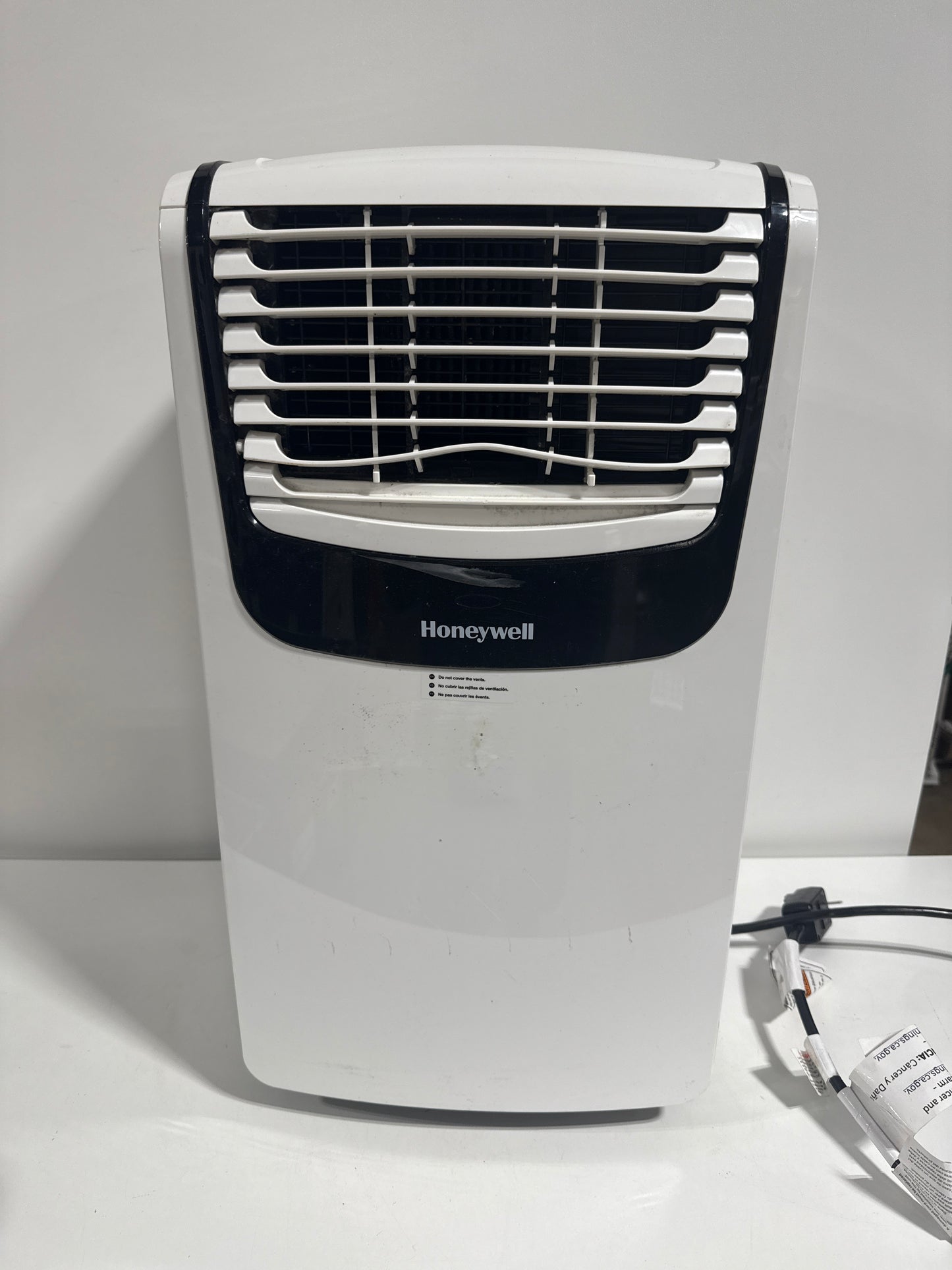 Used Honeywell - Portable Air Conditioner with Dehumidifier and Fan Rooms Up To 450 Sq. Ft - White/Black