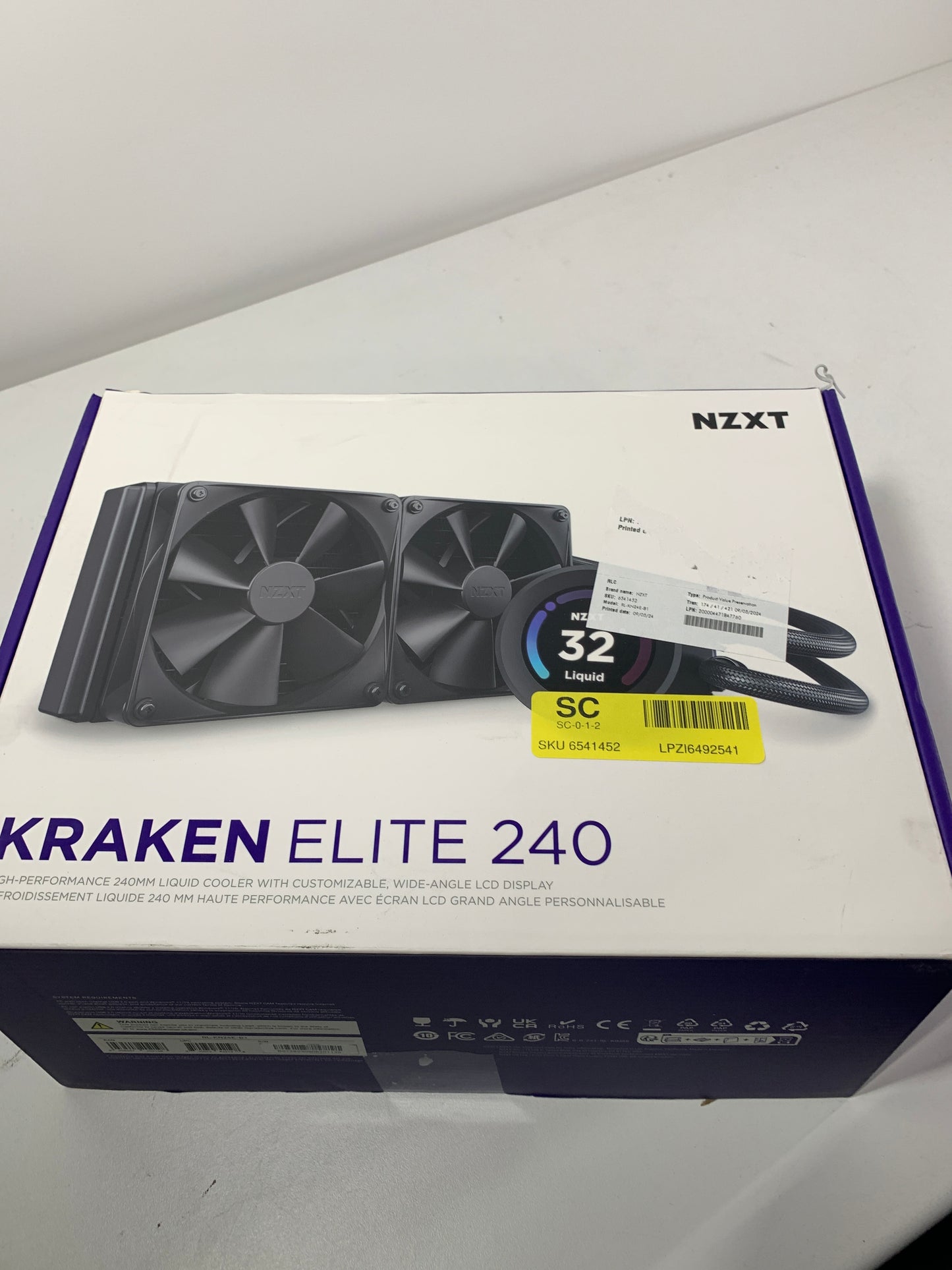 NZXT - Kraken Elite RGB 240mm Radiator CPU Liquid Cooler (2 X 120mm Core Fans) with RGB Controller and 2.36" LCD Display - Black