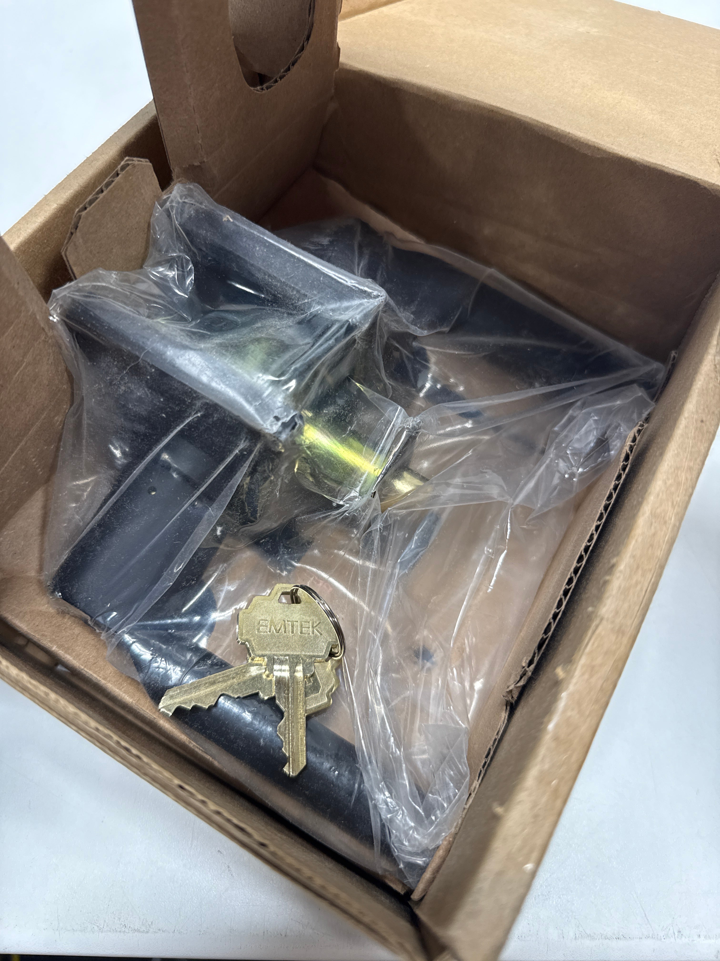 Emtek Hanover Single Cylinder Keyed Entry Lever Set from the Brass Modern Collection Model: 512HNUS19