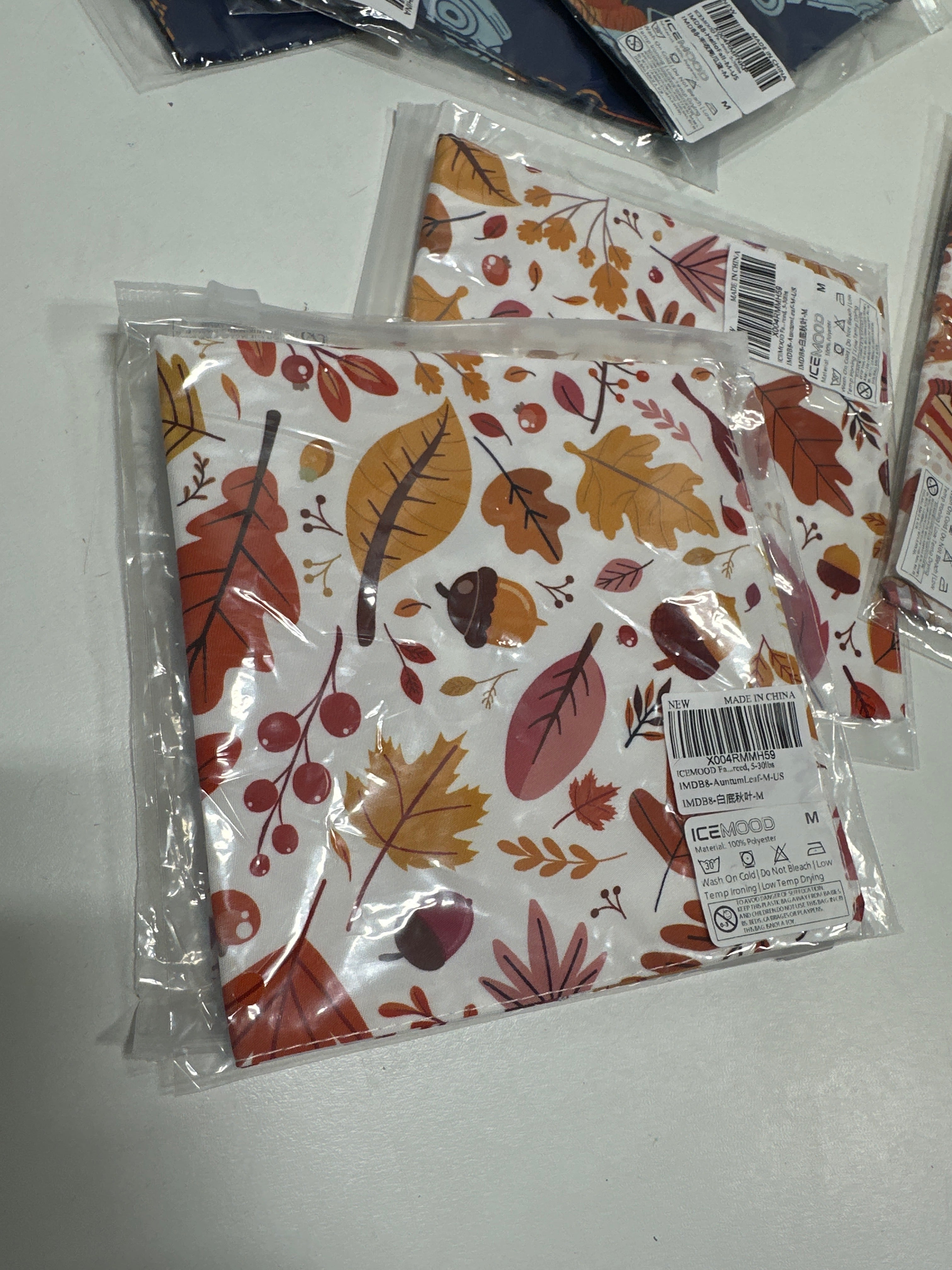 17 x ICEMOOD Fall Dog Bandanas - Colorful Autumn Leaves Acorns & Berries Print Thanksgiving Holiday Triangle Pet Scarf