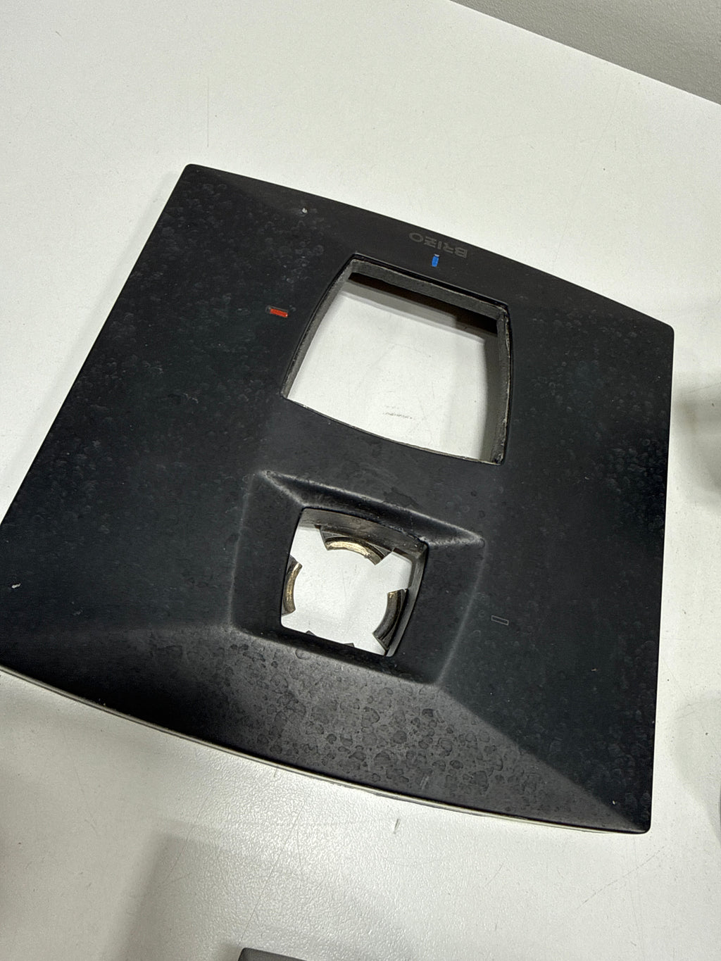 Used Brizo T75588-BL - Brizo Vettis: Tempassure Thermostatic Valve With Integrated 3-Function Diverter Trim Matte Black T75588-BL.