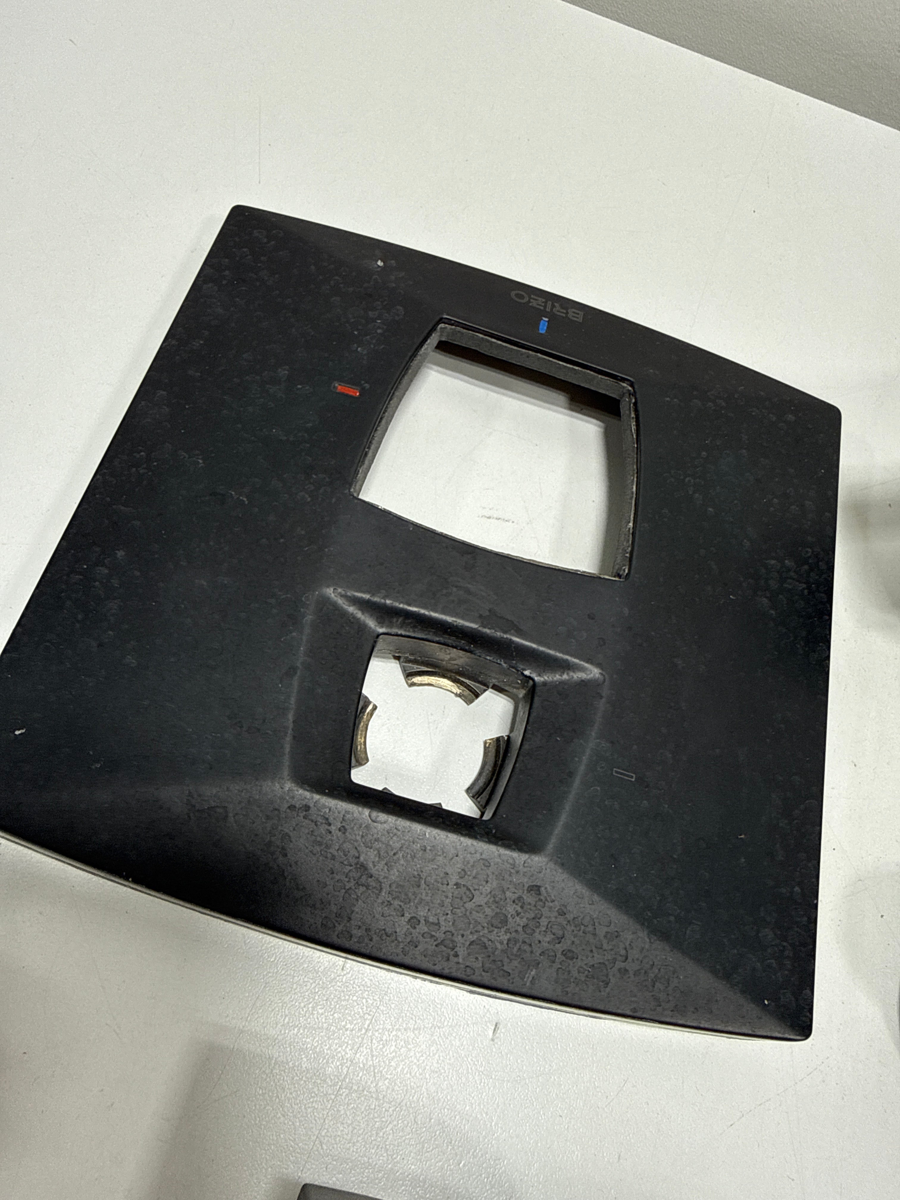 Used Brizo T75588-BL - Brizo Vettis: Tempassure Thermostatic Valve With Integrated 3-Function Diverter Trim Matte Black T75588-BL.