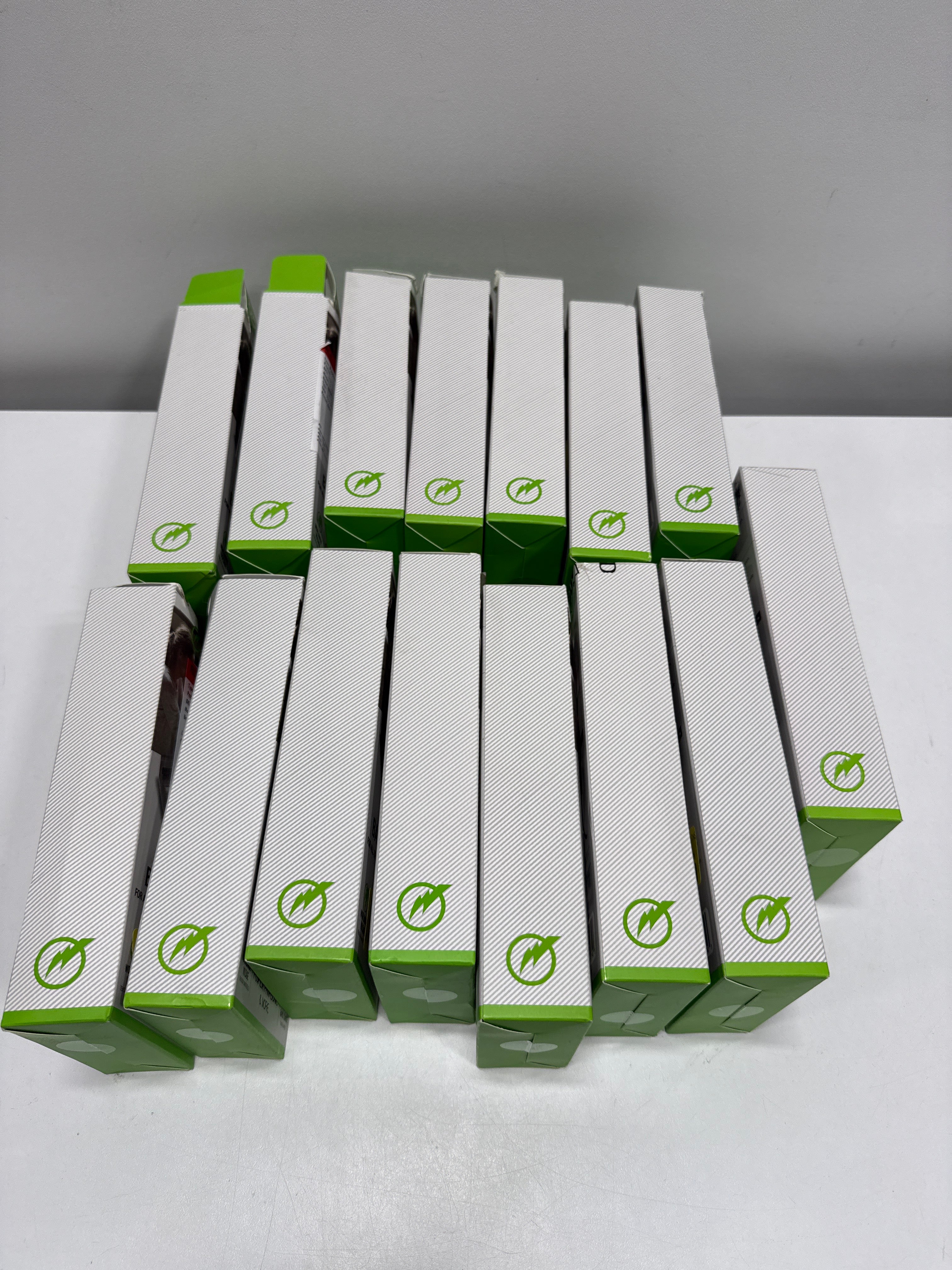 15 x Digipower - Universal Camera Battery Charger - Black