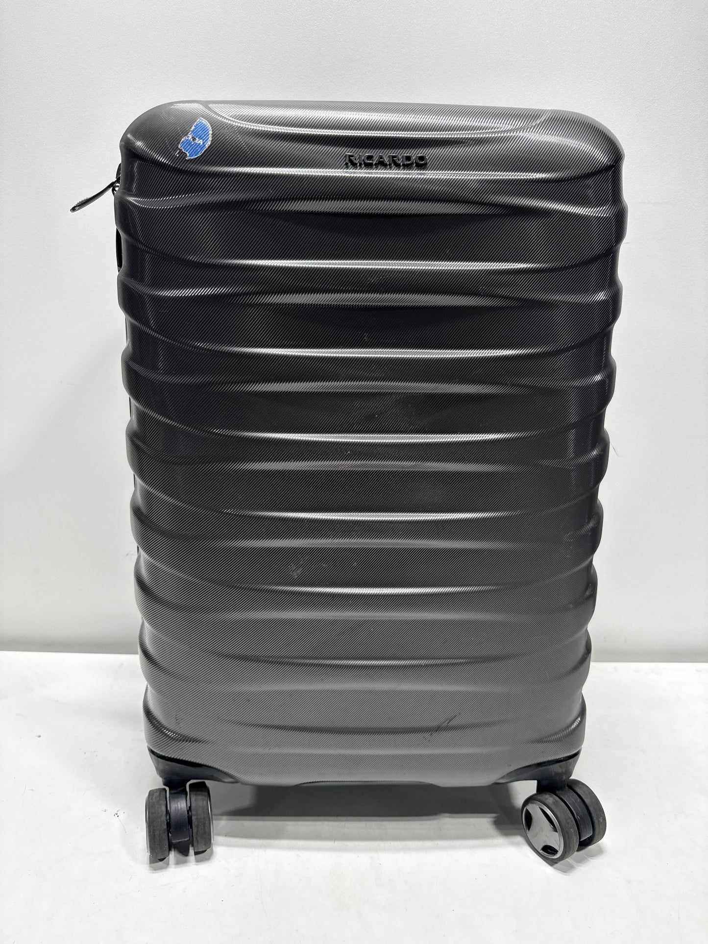 Used Ricardo 3 piece Hardside Spinner Set