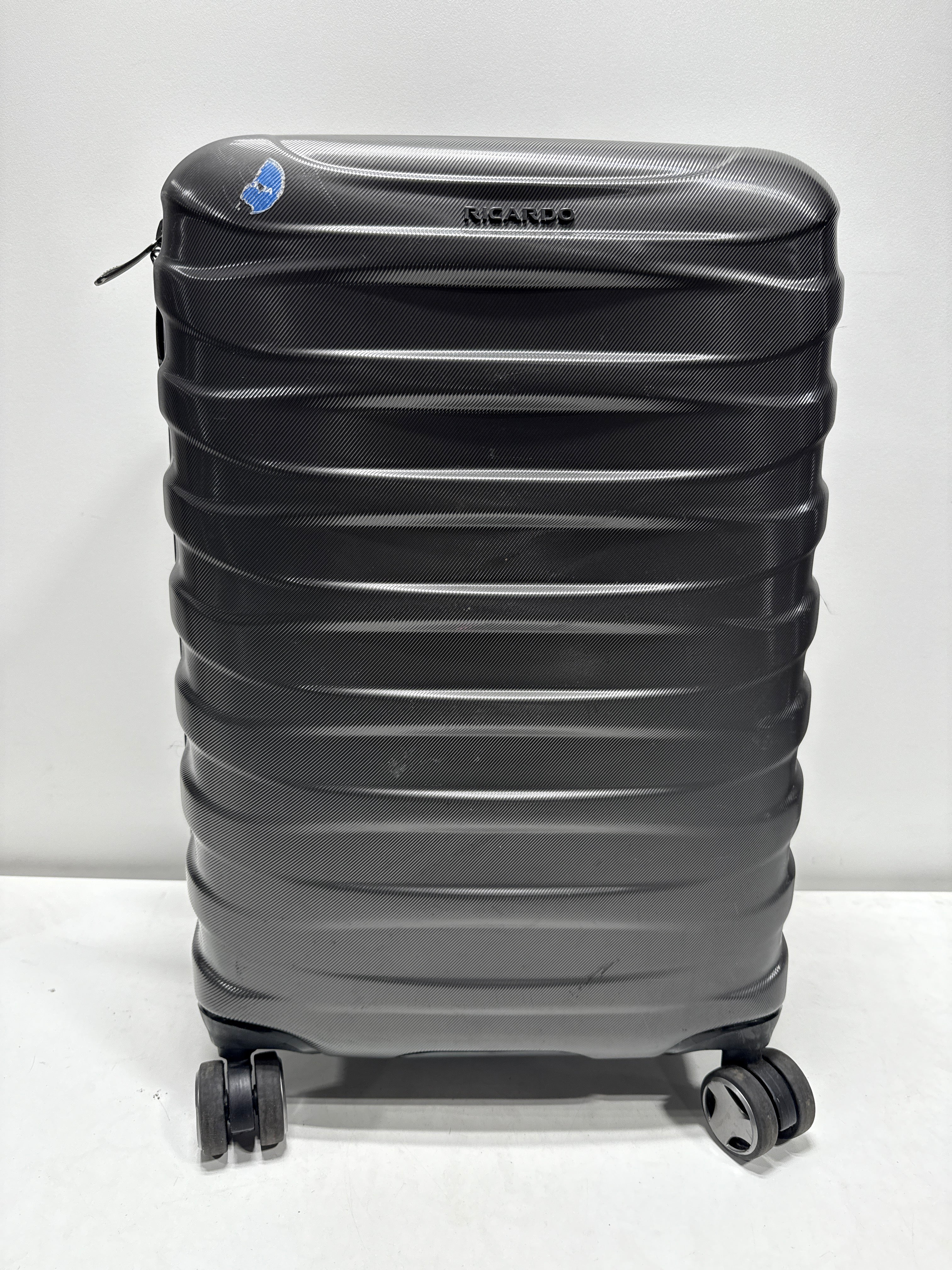 Used Ricardo 3 piece Hardside Spinner Set - *Luggage & Travel