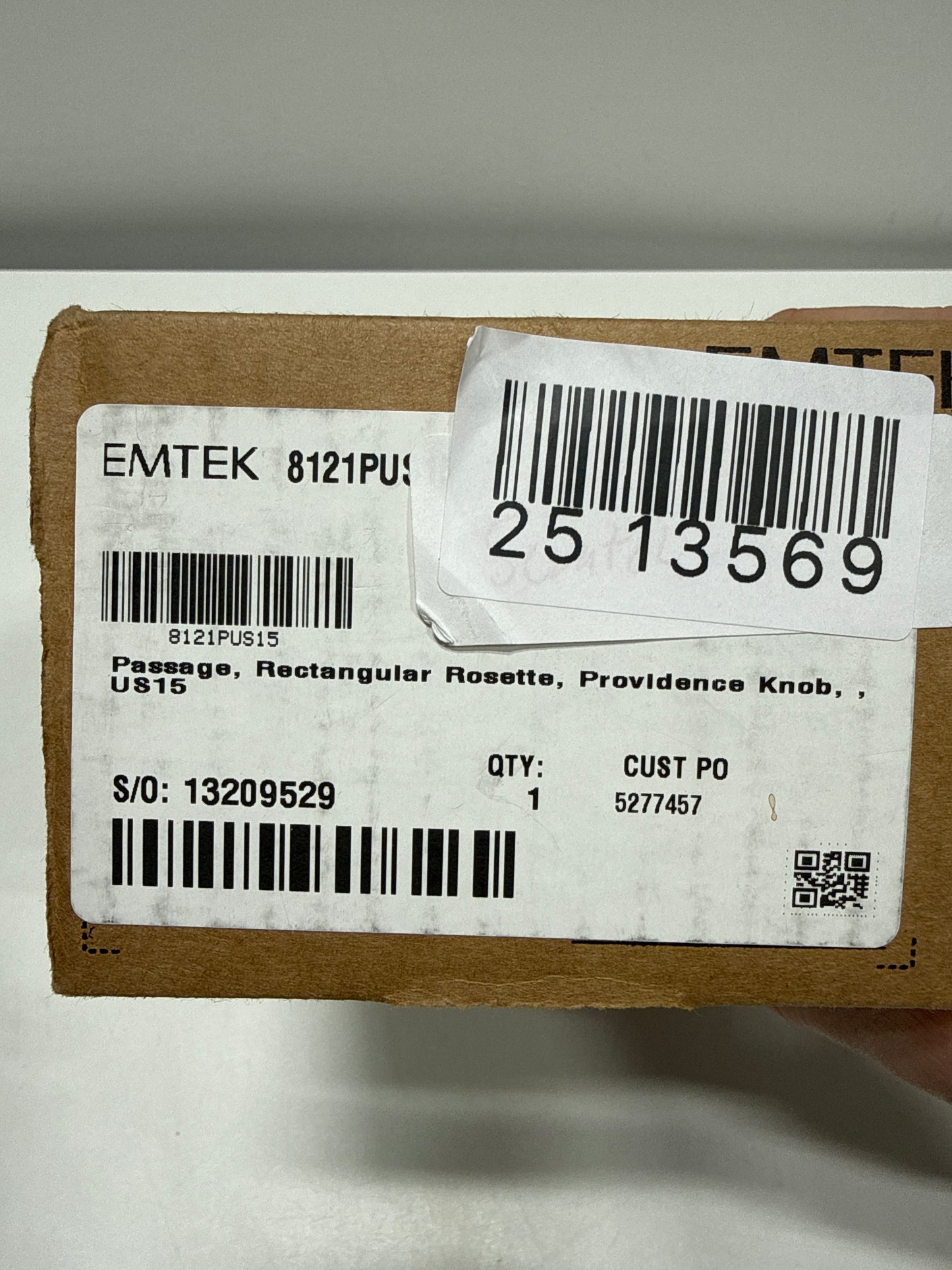 Scratch Emtek Providence passage Knob with Rectangular Rosette 8121PUS15