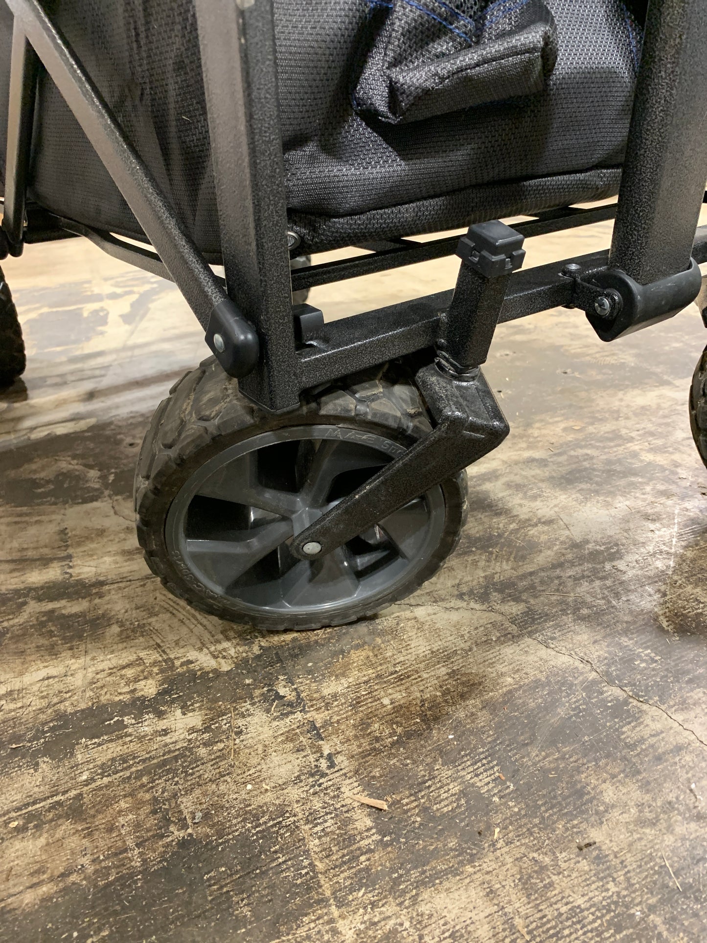 Used Defect Mac Sports XL Folding Wagon with Brakes