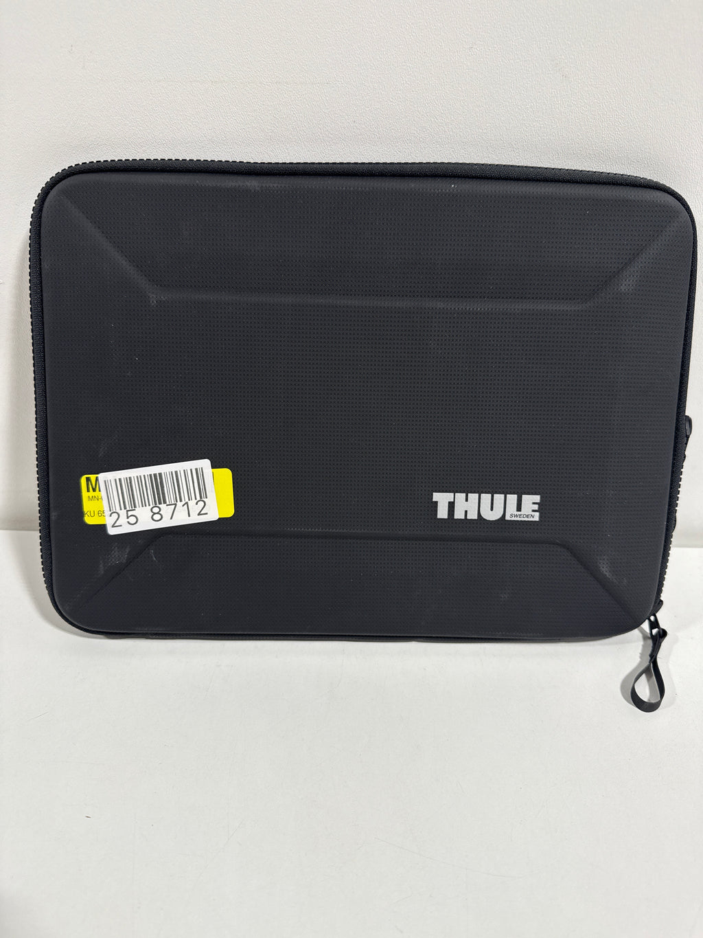 Thule - Gauntlet Laptop Sleeve Laptop Case for 14” Apple MacBook Pro, 13” Apple MacBook Pro, Air, PCs, Laptops & Chromebooks - Black