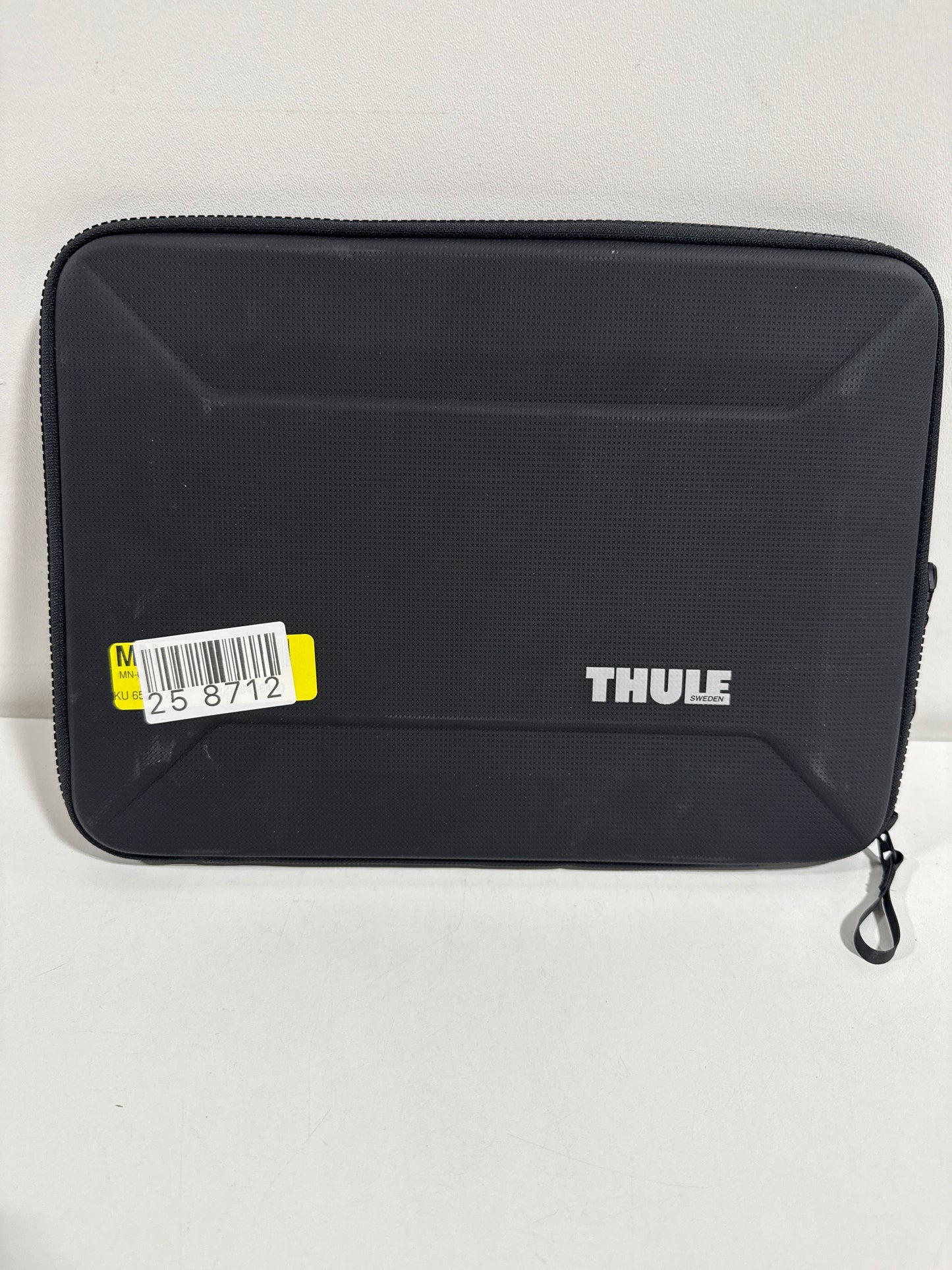 Thule - Gauntlet Laptop Sleeve Laptop Case for 14” Apple MacBook Pro, 13” Apple MacBook Pro, Air, PCs, Laptops & Chromebooks - Black