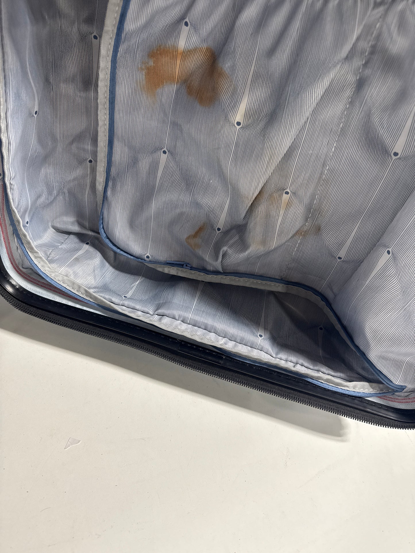 Used Delsey Paris Accelerate 2-piece Hardside Spinner Luggage Set