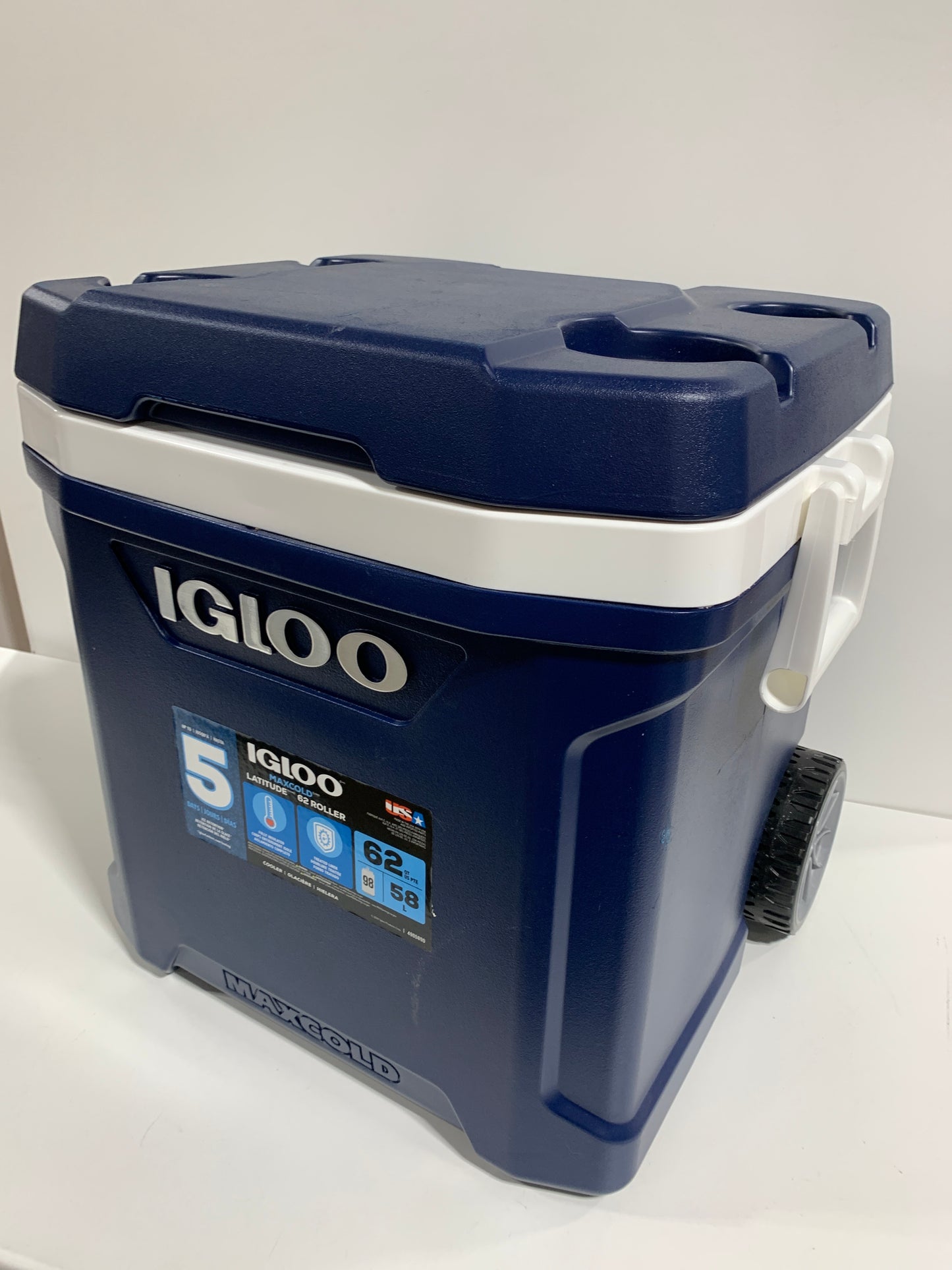 Used See Desc IGLOO MaxCold 58 Litre (62 US QT) Roller Cool Box Ice Cooler 98 Cans