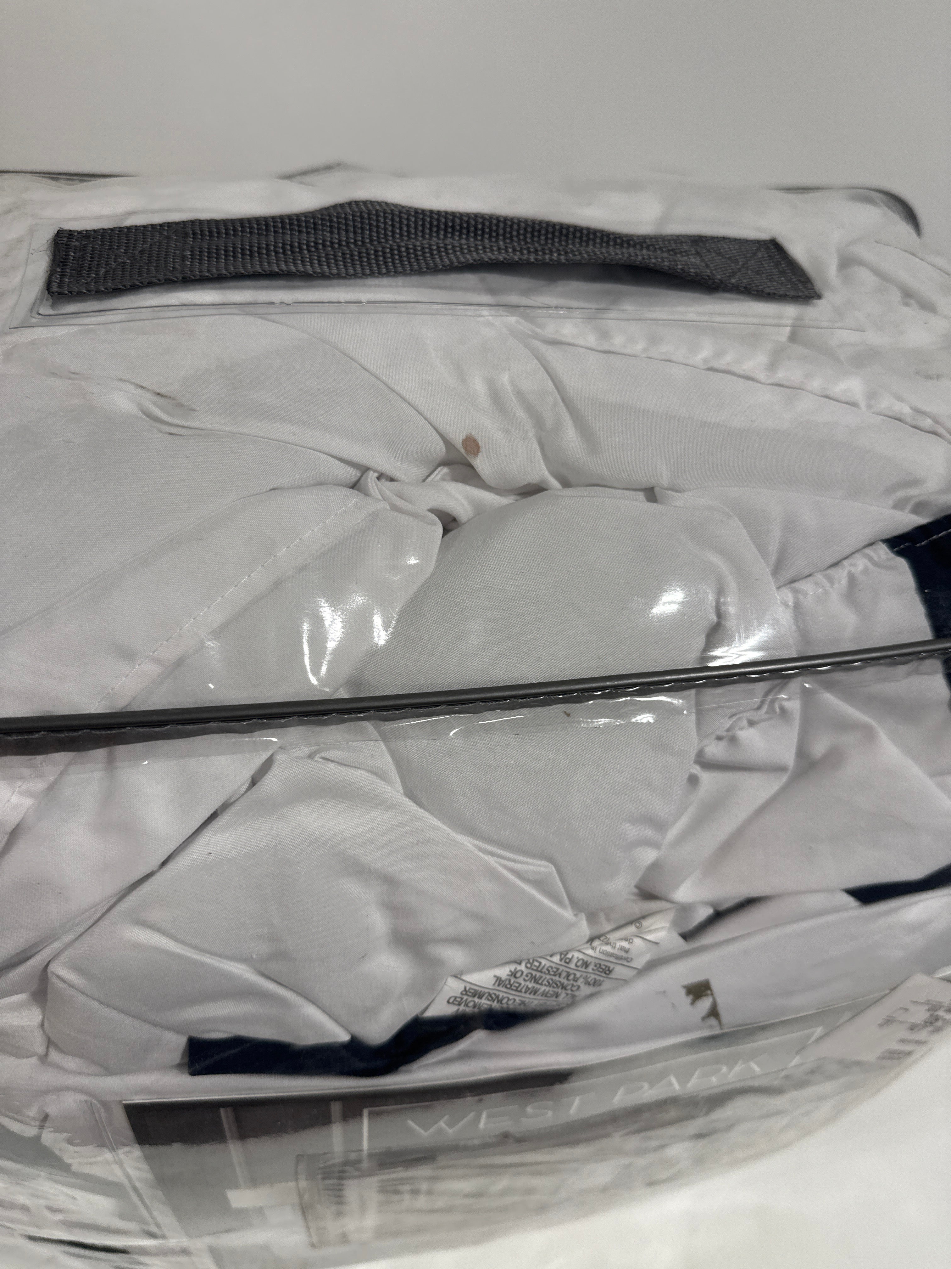 Used West Park Hotel Border 4-piece Comforter Set King - *Bedding
