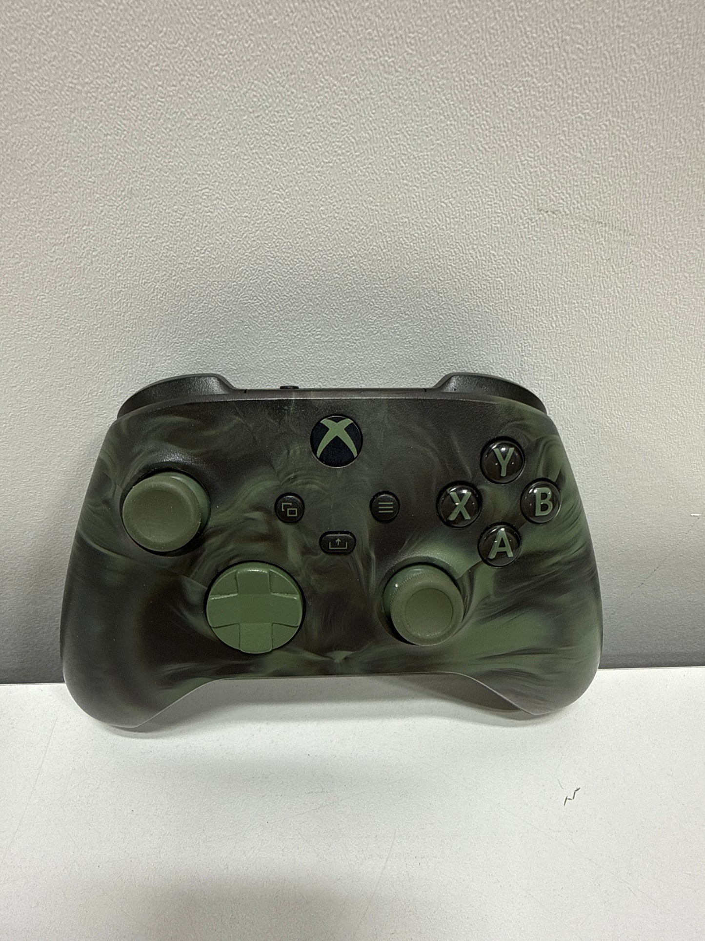 Used See Desc Microsoft Xbox Wireless Controller – Nocturnal Vapor Special Edition for Xbox Series X|S Xbox One and Windows Devices