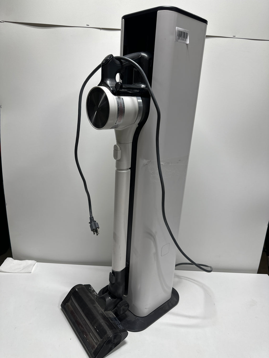 Used LG - CordZero All-in-One Cordless Stick Vacuum with Dual Floor Max Nozzle - Essence White